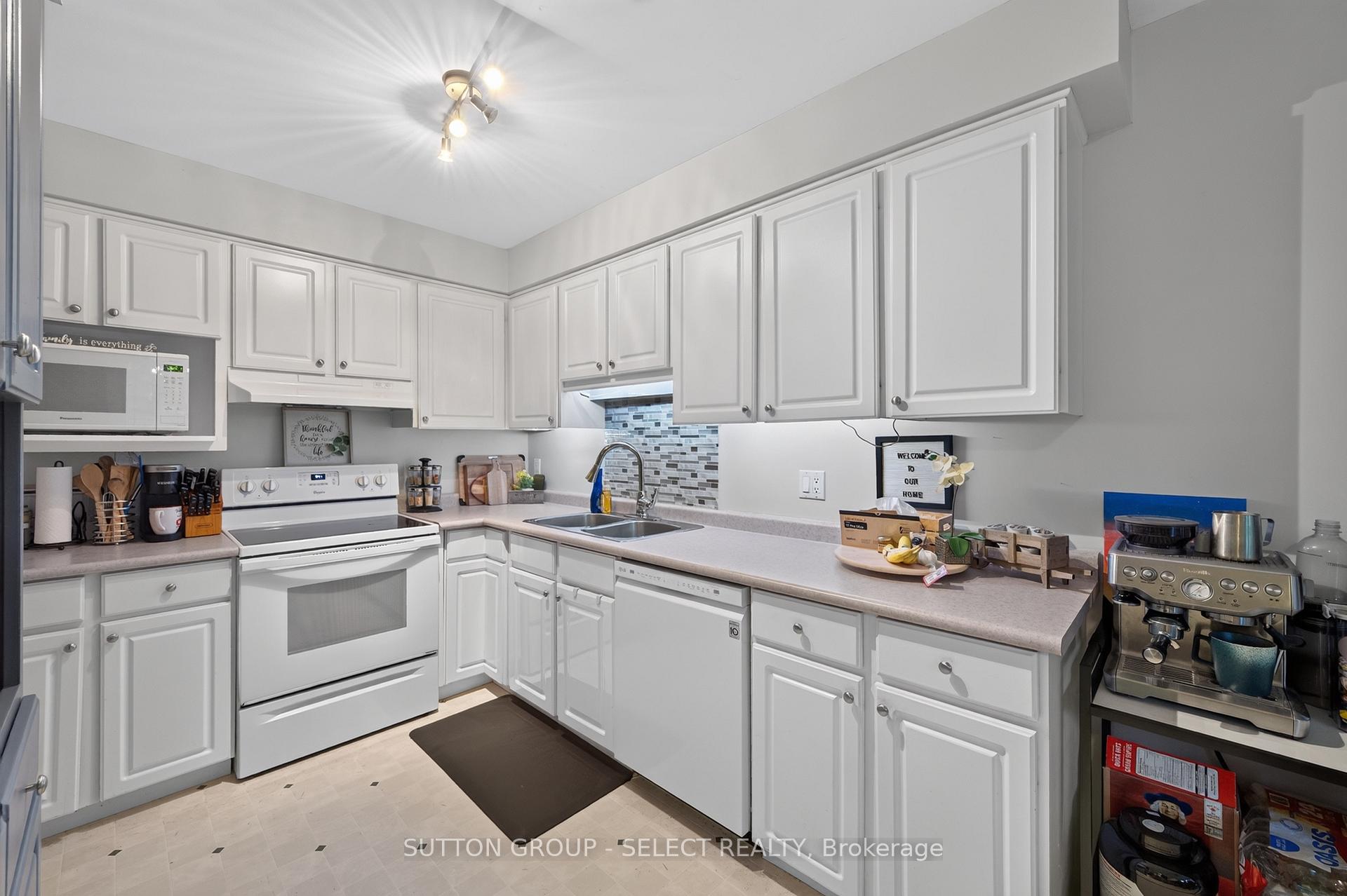 Photo 3 of Unit 21, 410 Ambleside Drive, London, North A — HOMEH