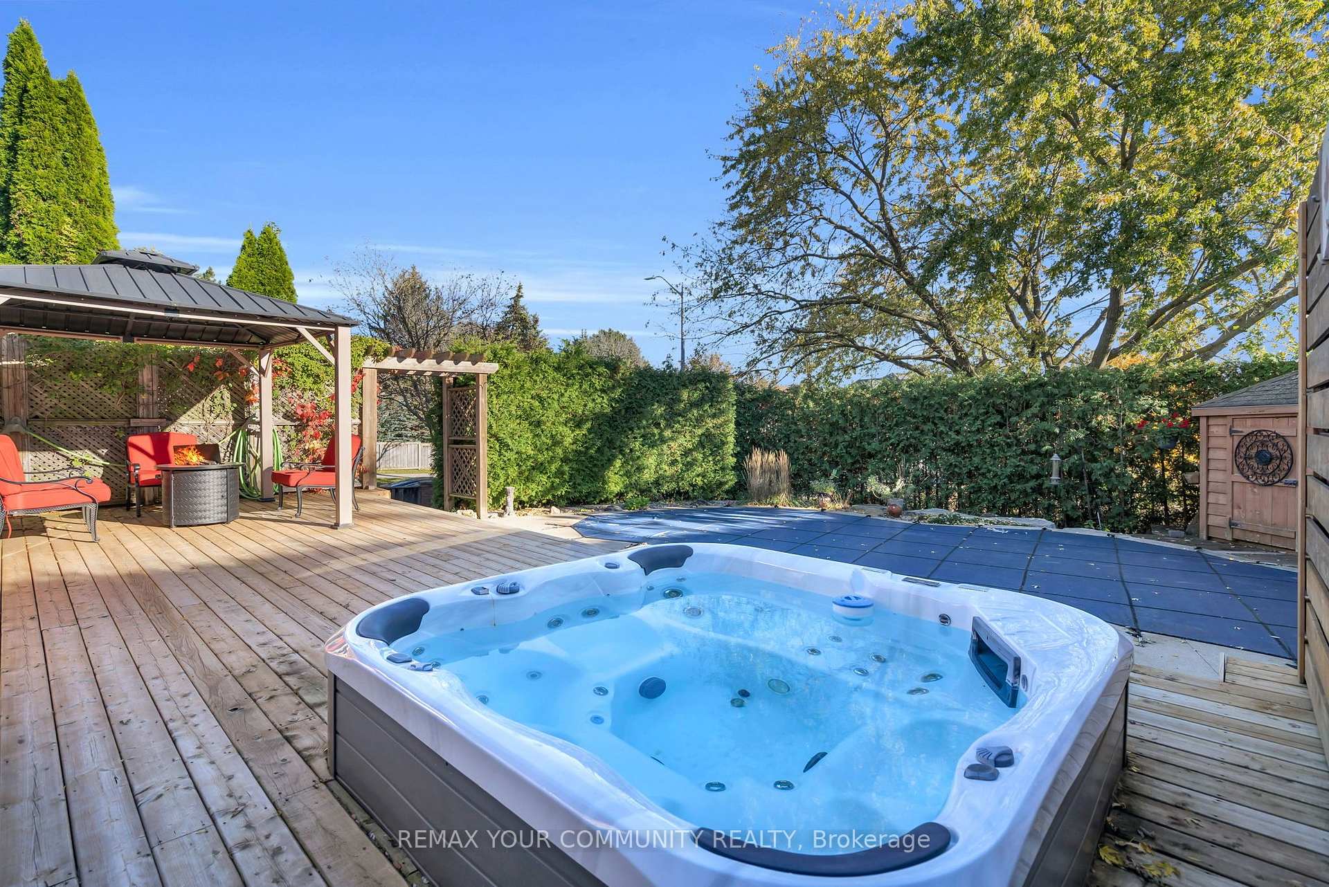 Photo 4 of 331 John Bowser Crescent, Newmarket, Glenway Estates — HOMEH