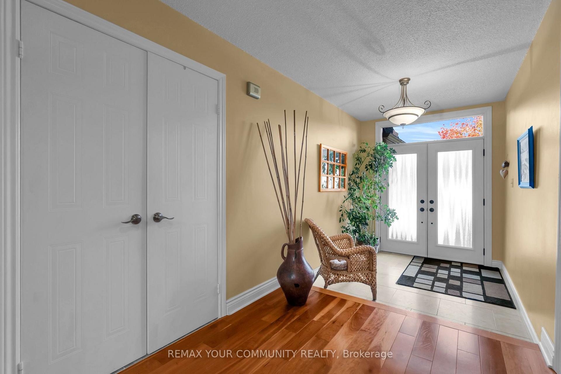 Photo 12 of 331 John Bowser Crescent, Newmarket, Glenway Estates — HOMEH