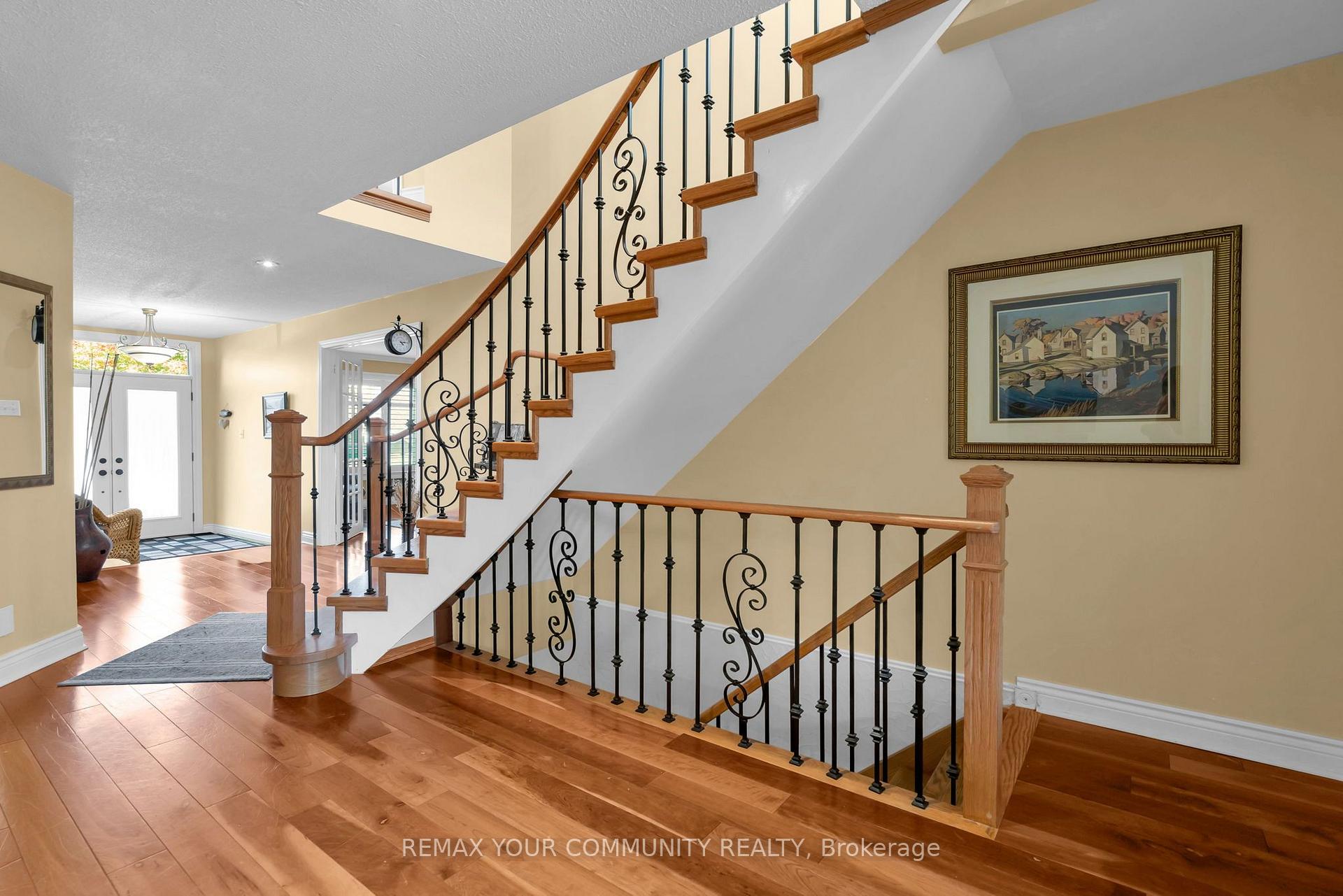 Photo 15 of 331 John Bowser Crescent, Newmarket, Glenway Estates — HOMEH