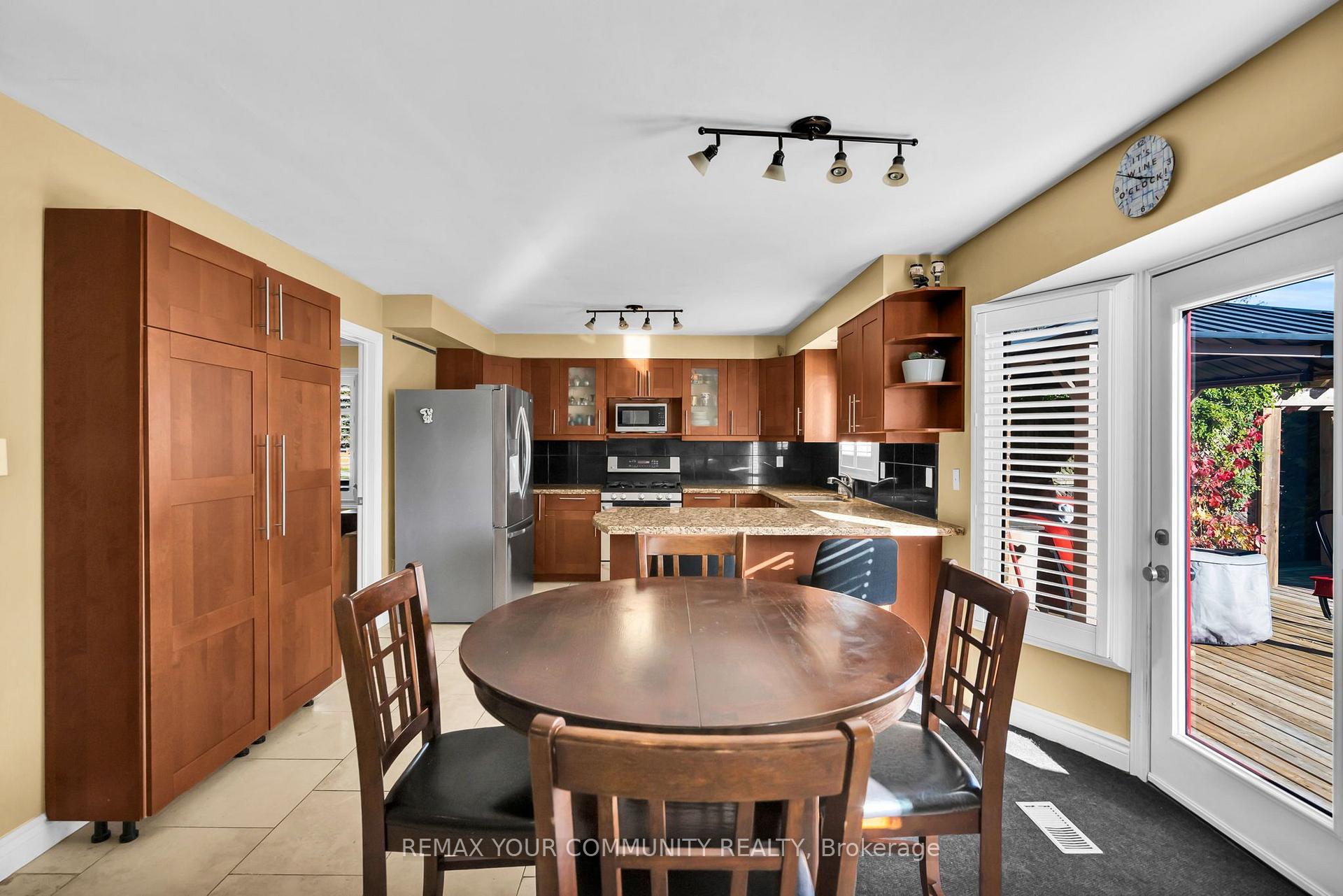 Photo 17 of 331 John Bowser Crescent, Newmarket, Glenway Estates — HOMEH
