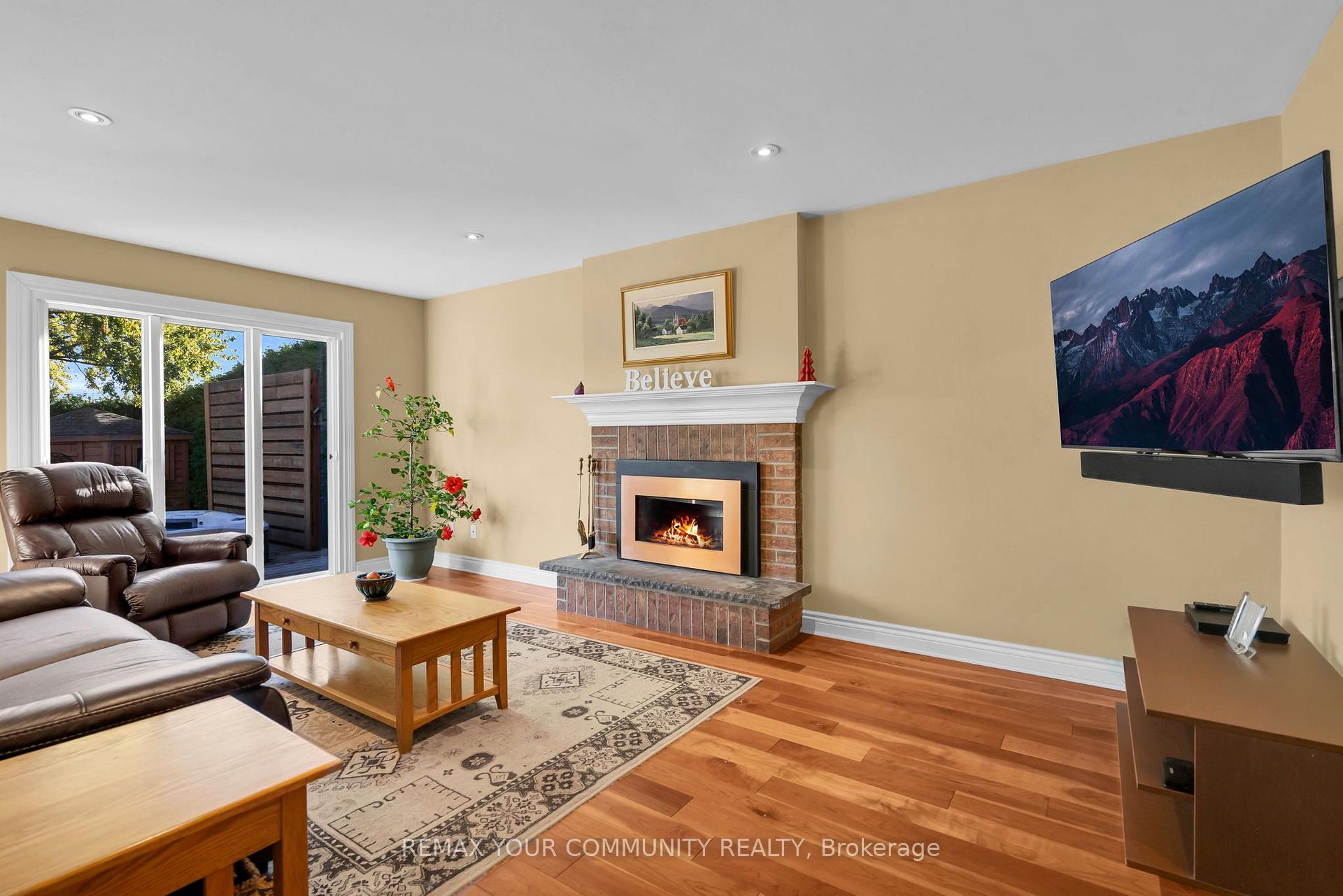Photo 23 of 331 John Bowser Crescent, Newmarket, Glenway Estates — HOMEH