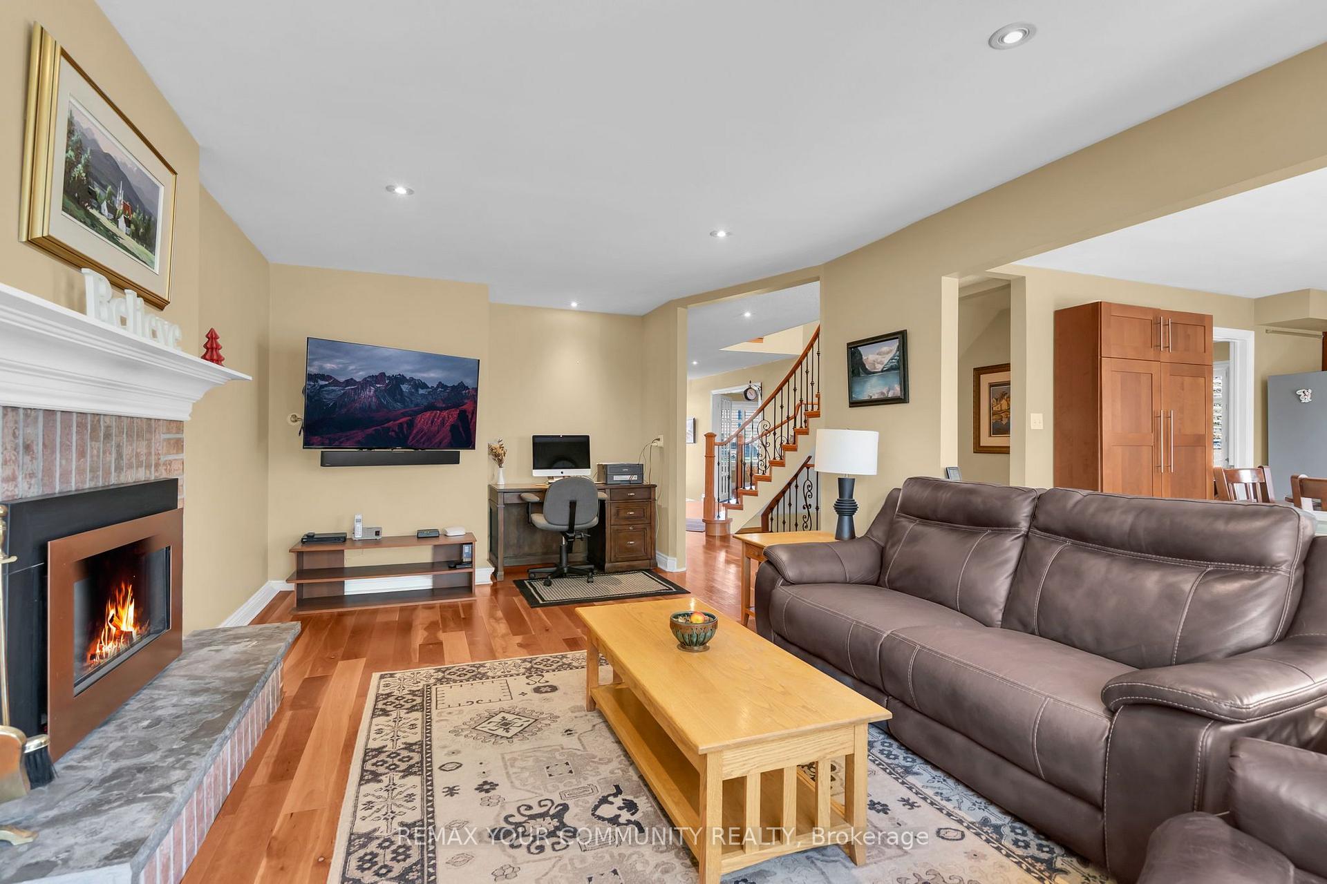 Photo 24 of 331 John Bowser Crescent, Newmarket, Glenway Estates — HOMEH