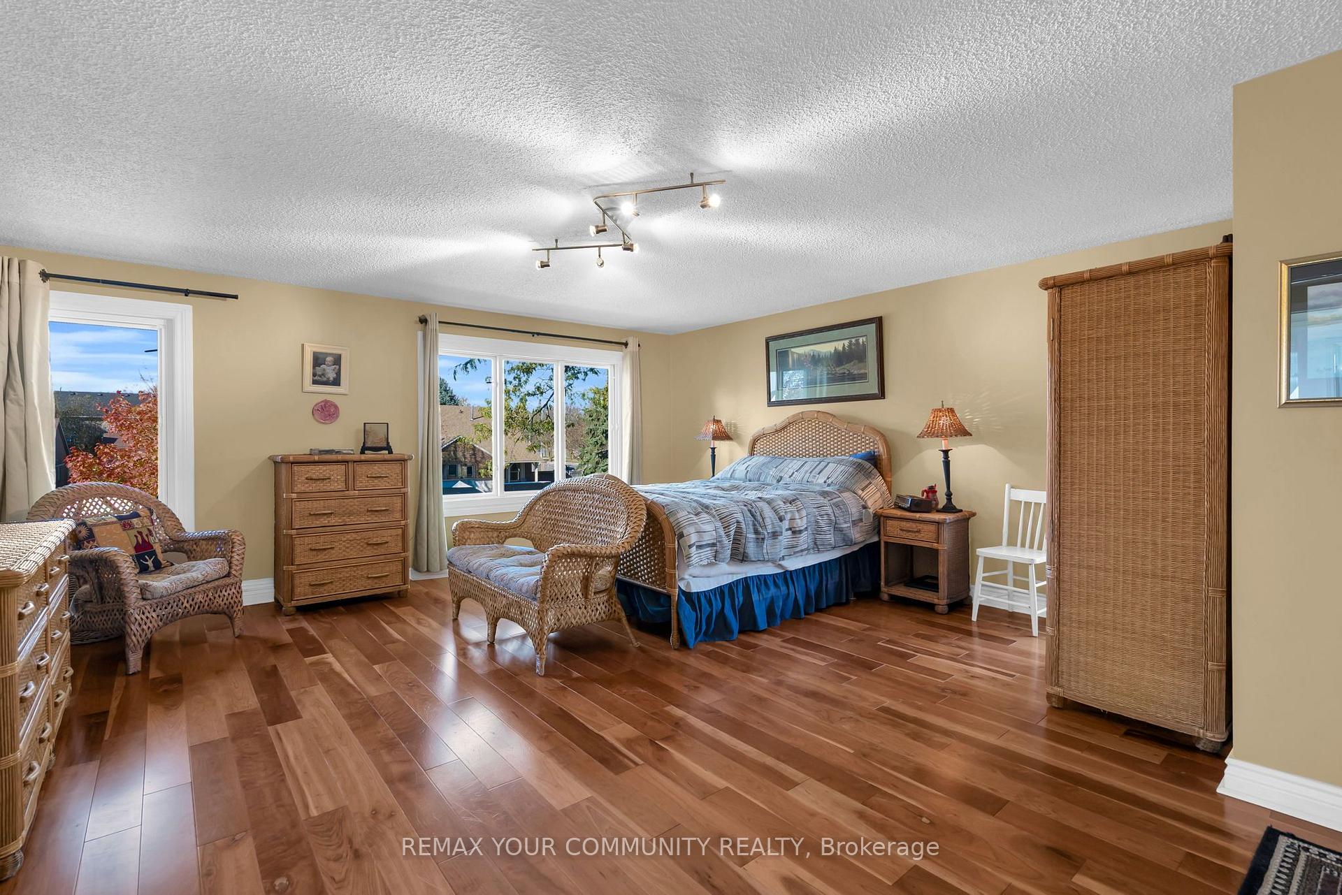Photo 29 of 331 John Bowser Crescent, Newmarket, Glenway Estates — HOMEH