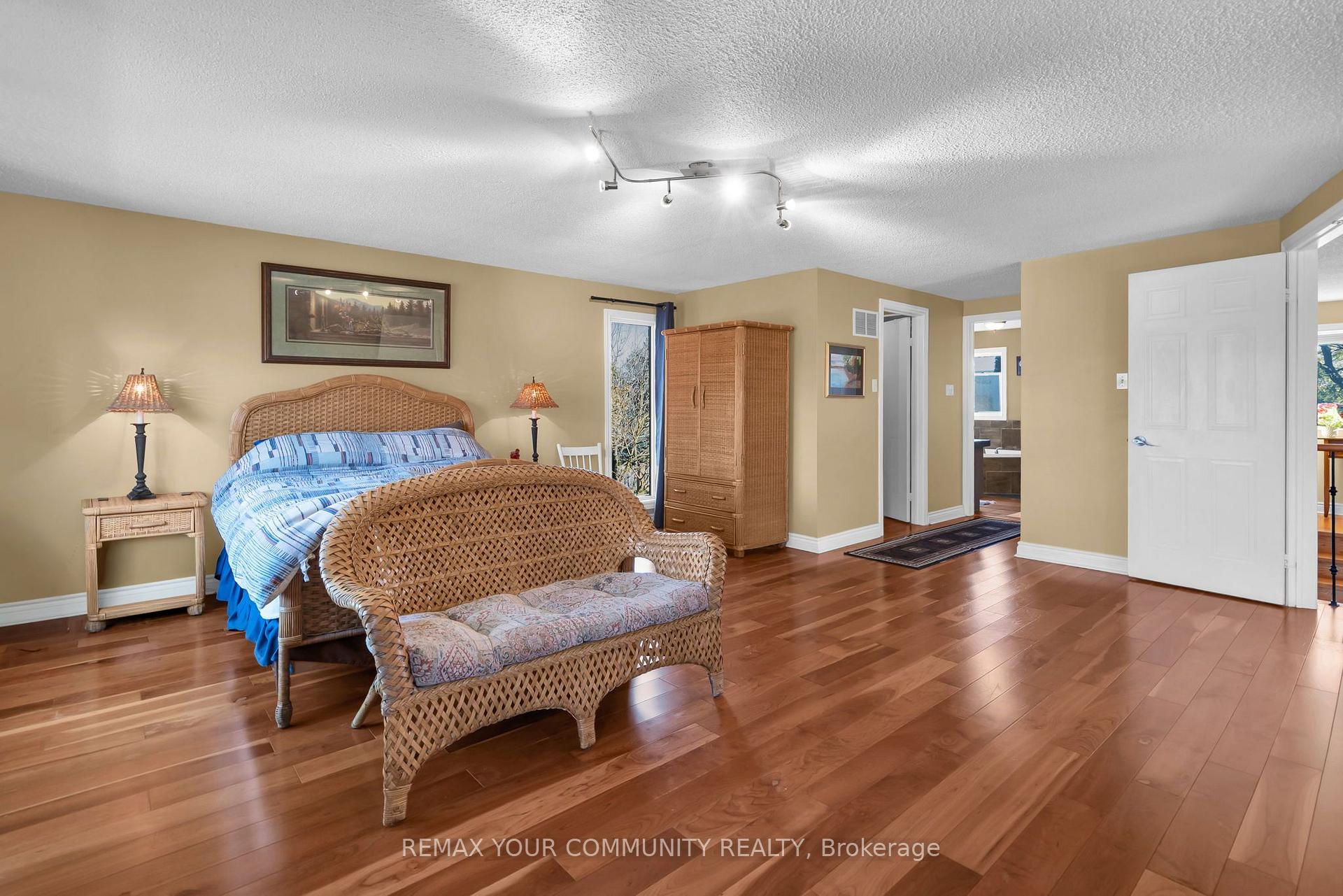 Photo 30 of 331 John Bowser Crescent, Newmarket, Glenway Estates — HOMEH