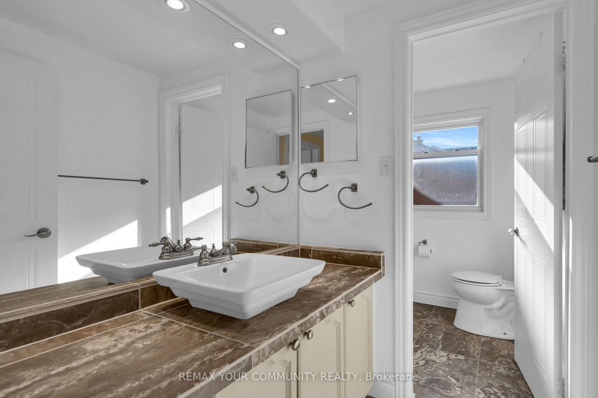 Photo 35 of 331 John Bowser Crescent, Newmarket, Glenway Estates — HOMEH
