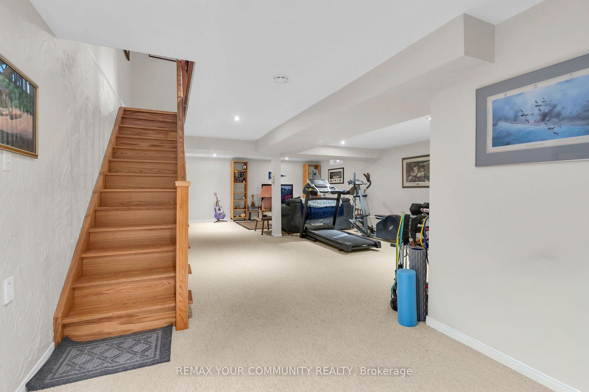 Photo 36 of 331 John Bowser Crescent, Newmarket, Glenway Estates — HOMEH