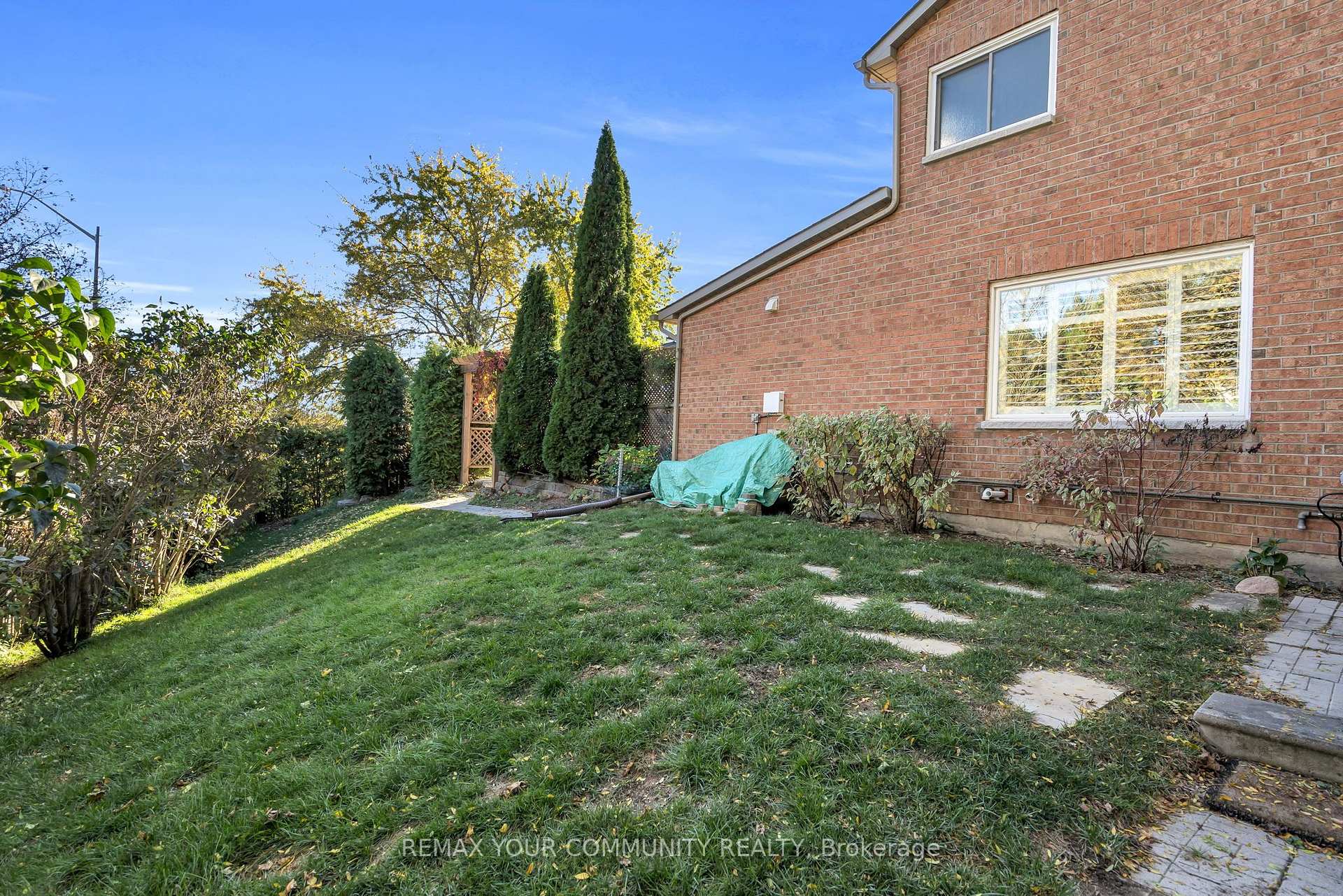 Photo 47 of 331 John Bowser Crescent, Newmarket, Glenway Estates — HOMEH