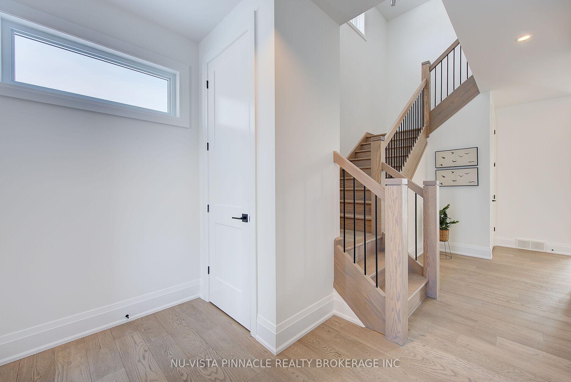 Photo 4 of 2259 Darwin Crescent, London, South V — HOMEH