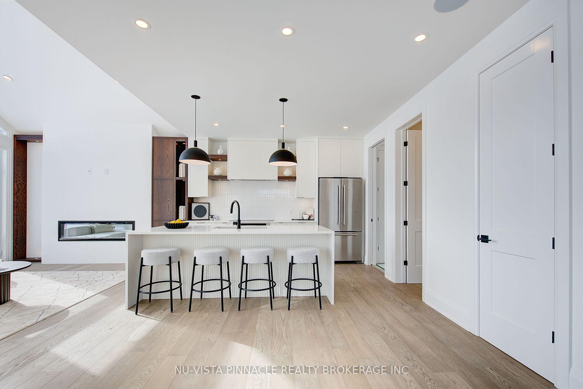 Photo 9 of 2259 Darwin Crescent, London, South V — HOMEH