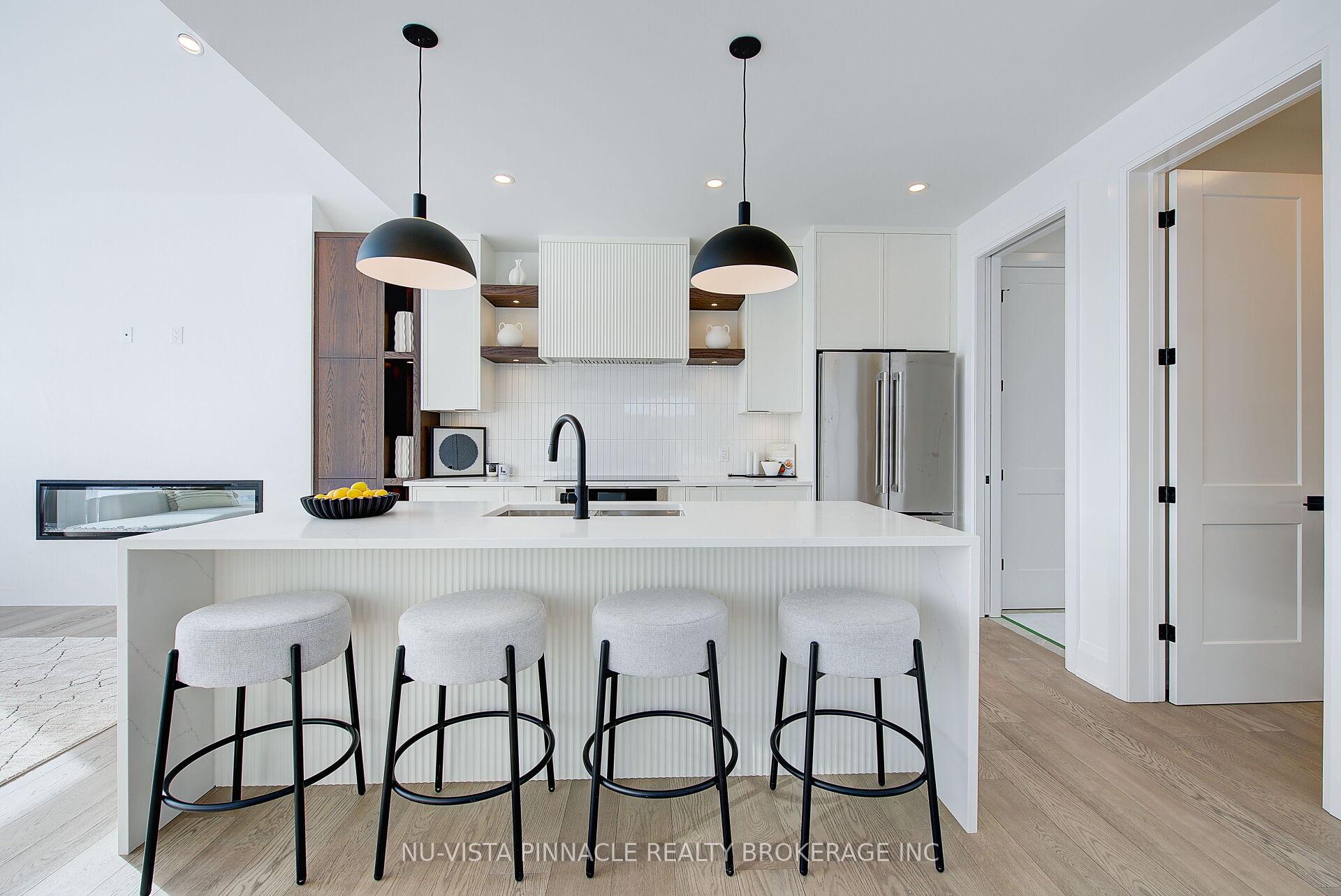 Photo 10 of 2259 Darwin Crescent, London, South V — HOMEH