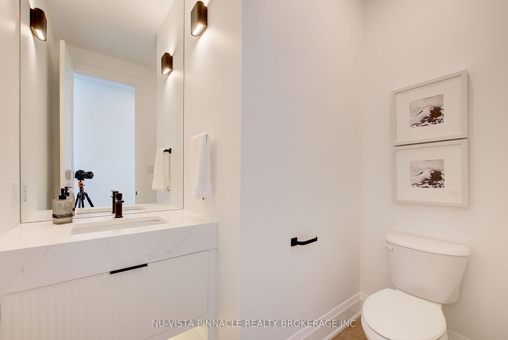 Photo 17 of 2259 Darwin Crescent, London, South V — HOMEH