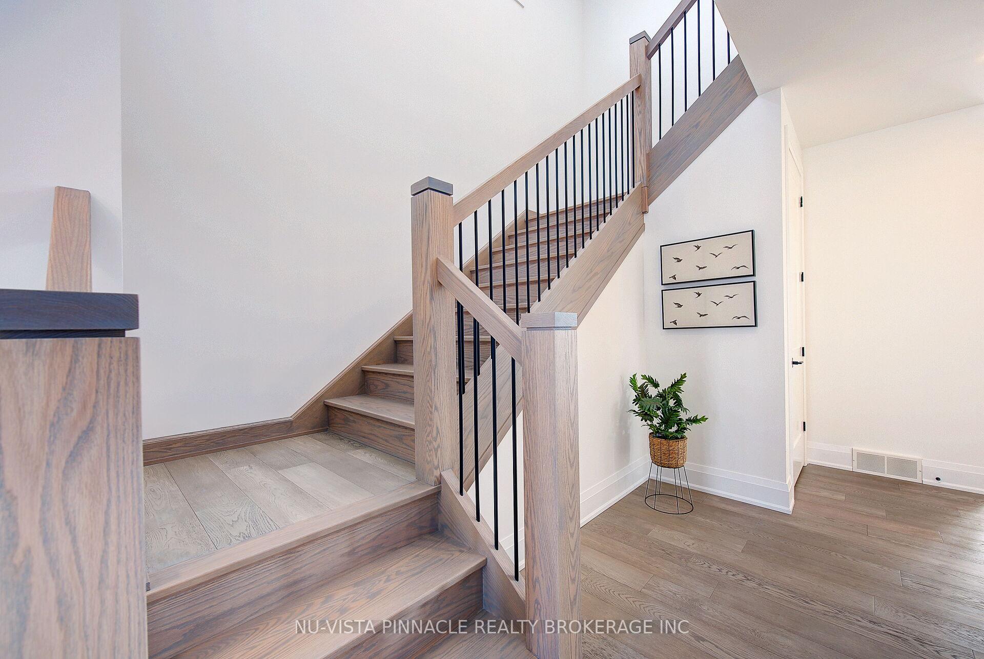 Photo 18 of 2259 Darwin Crescent, London, South V — HOMEH