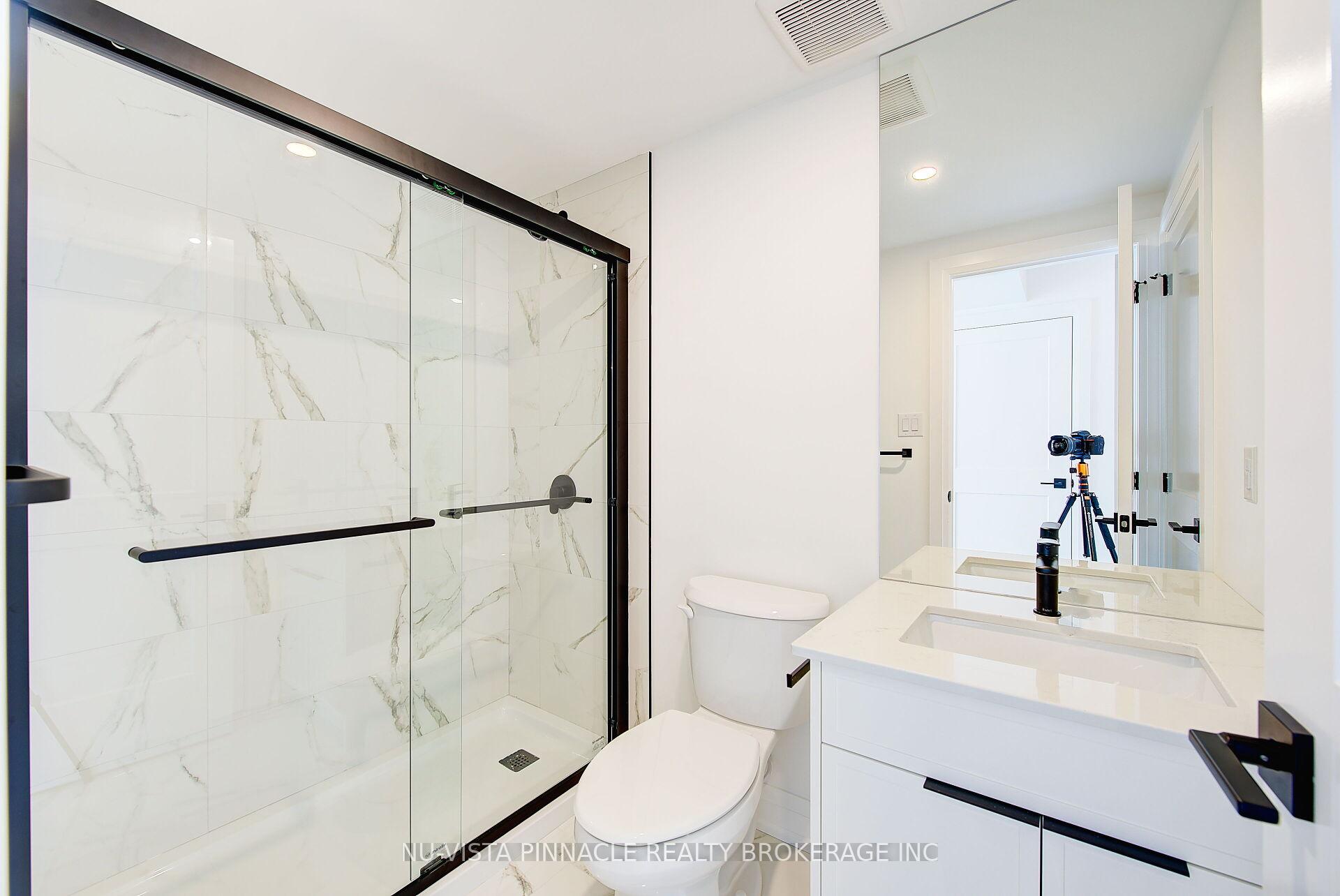 Photo 34 of 2259 Darwin Crescent, London, South V — HOMEH