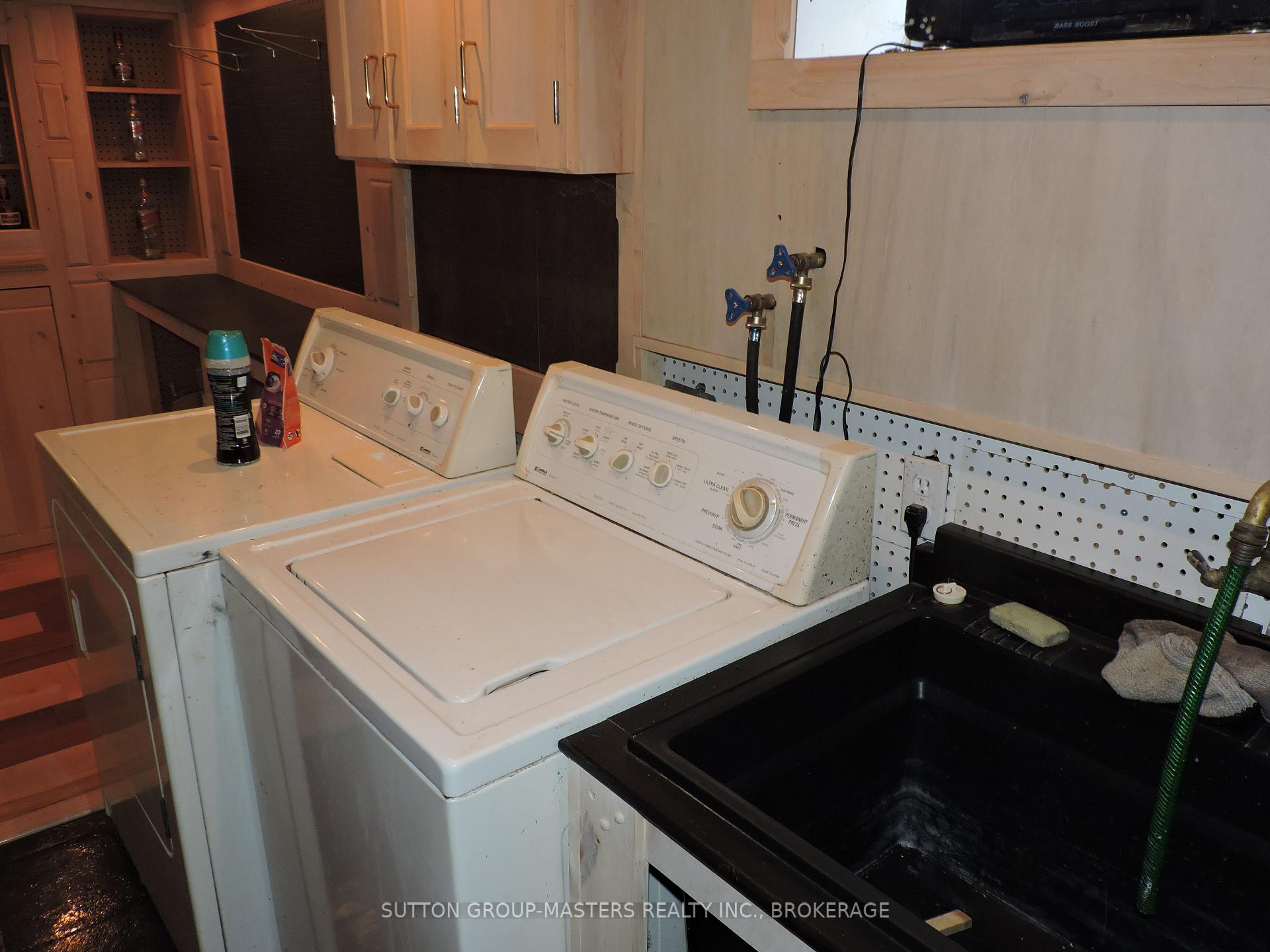Photo 18 of 107 Davey Crescent S, Loyalist, Amherstview — HOMEH