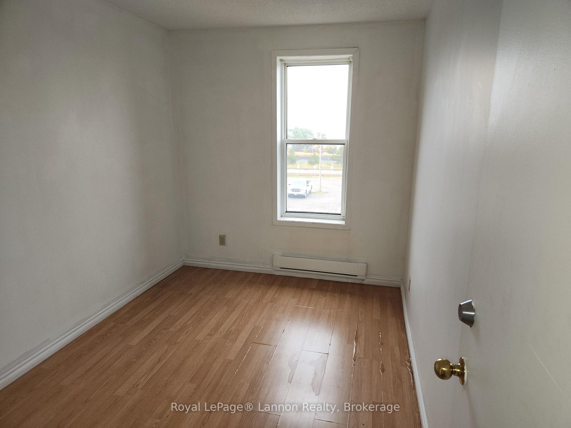 Photo 14 of 87-89 Cumberland Street N, Thunder Bay, Court-Cumberland — HOMEH