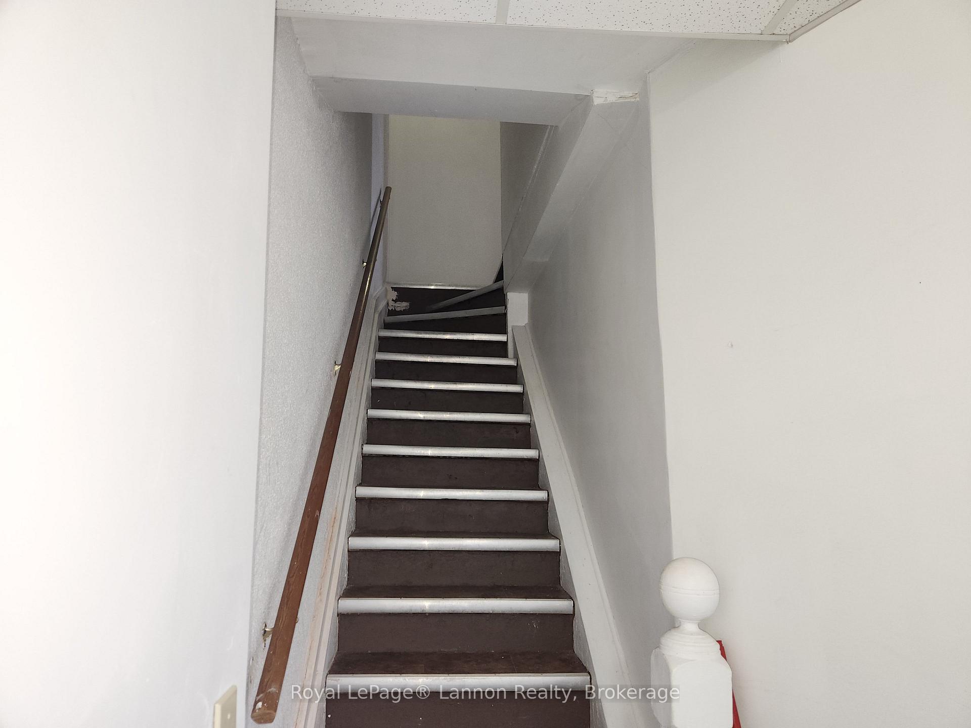Photo 16 of 87-89 Cumberland Street N, Thunder Bay, Court-Cumberland — HOMEH