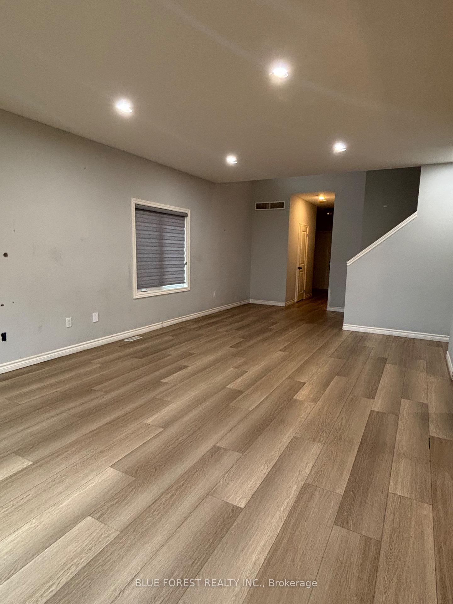 Photo 5 of 92 Middleton Avenue, London, South W — HOMEH