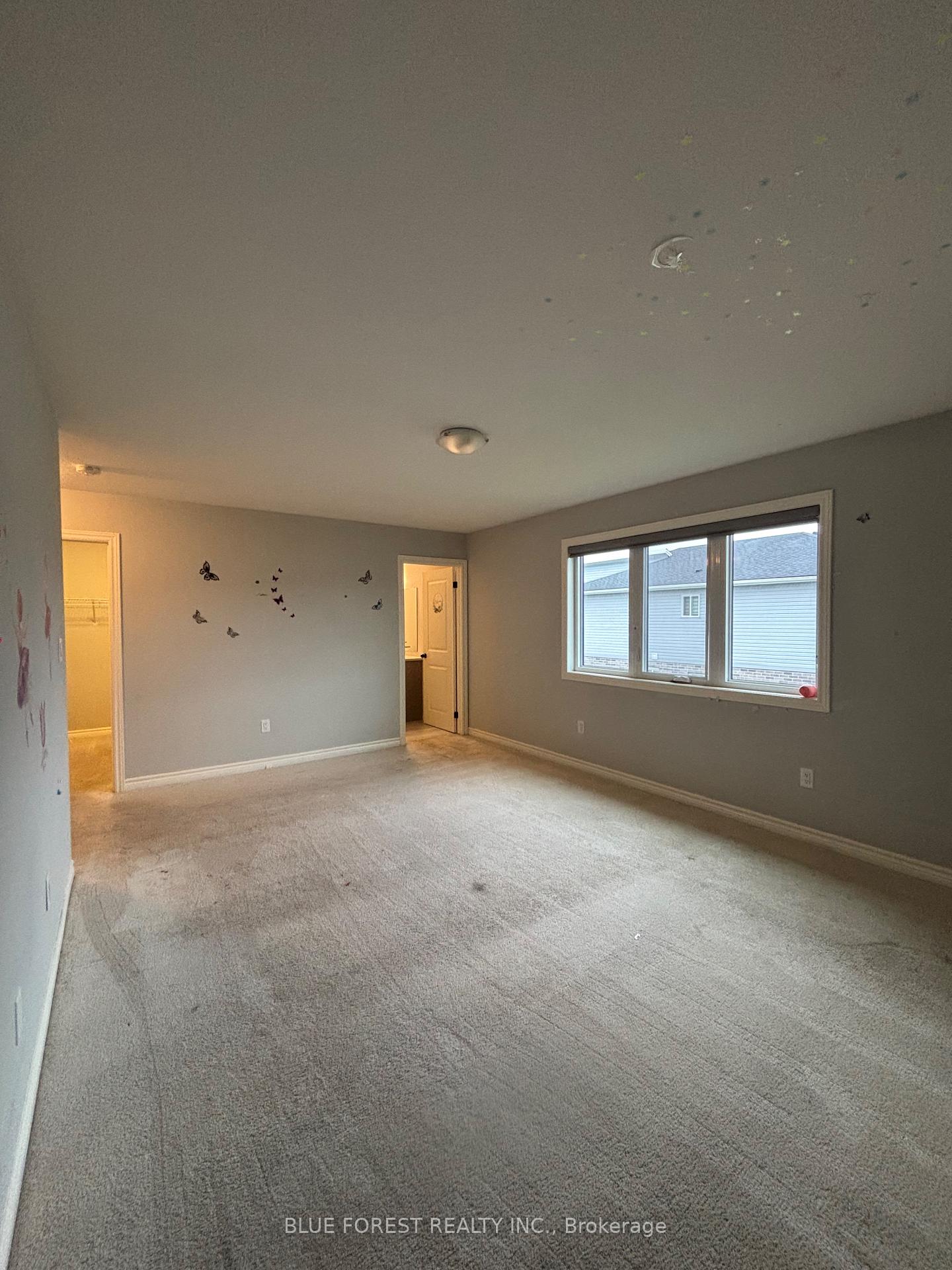 Photo 11 of 92 Middleton Avenue, London, South W — HOMEH