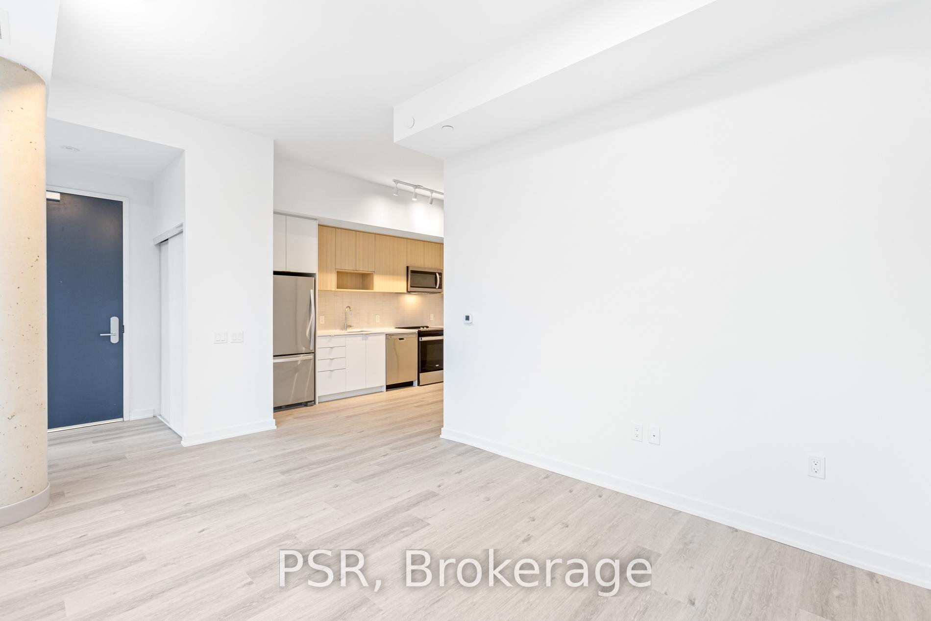 Photo 5 of Unit 110, 49 Broadfield Drive W, Etobicoke, Markland Wood — HOMEH