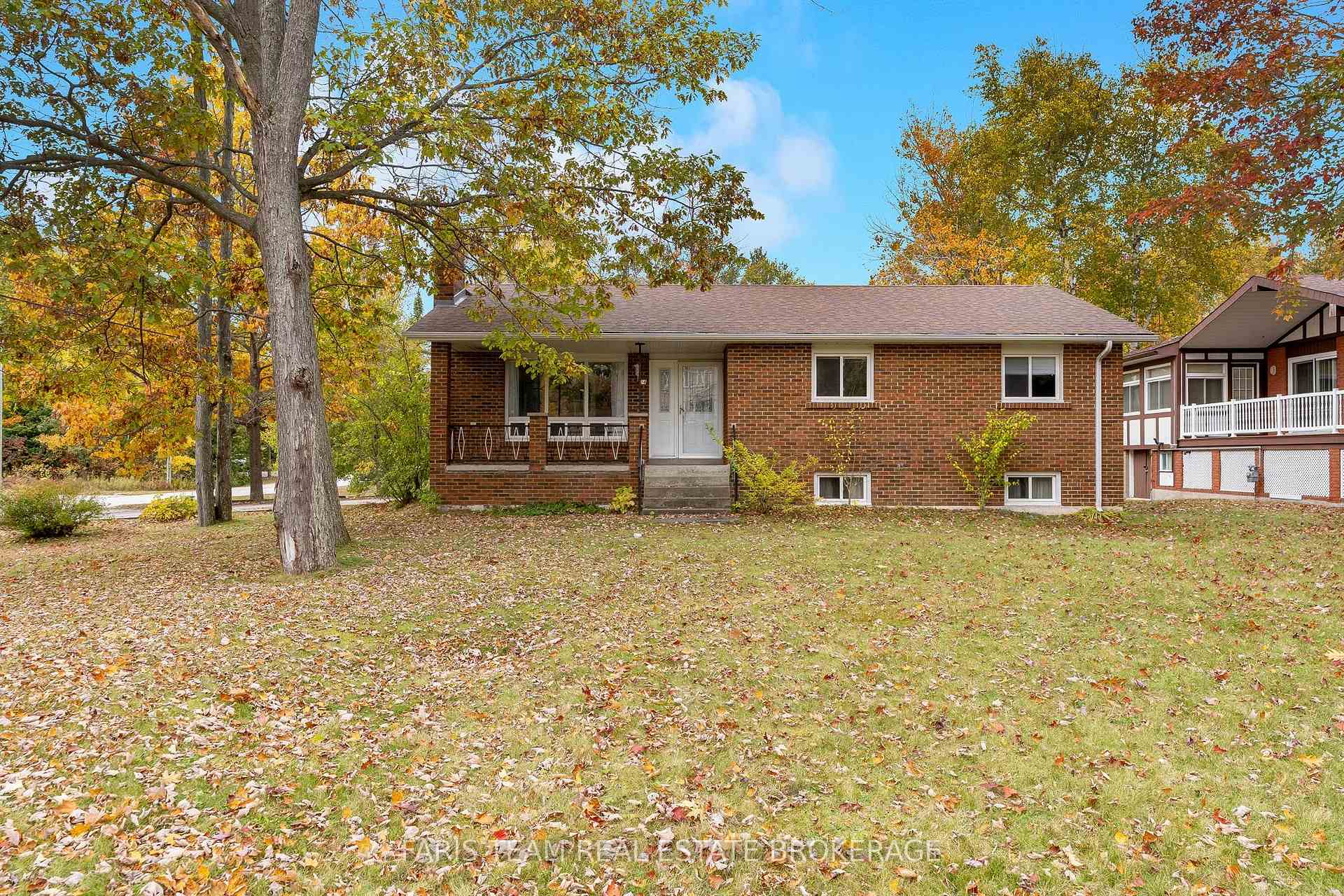 Photo of 214 Leslie Street