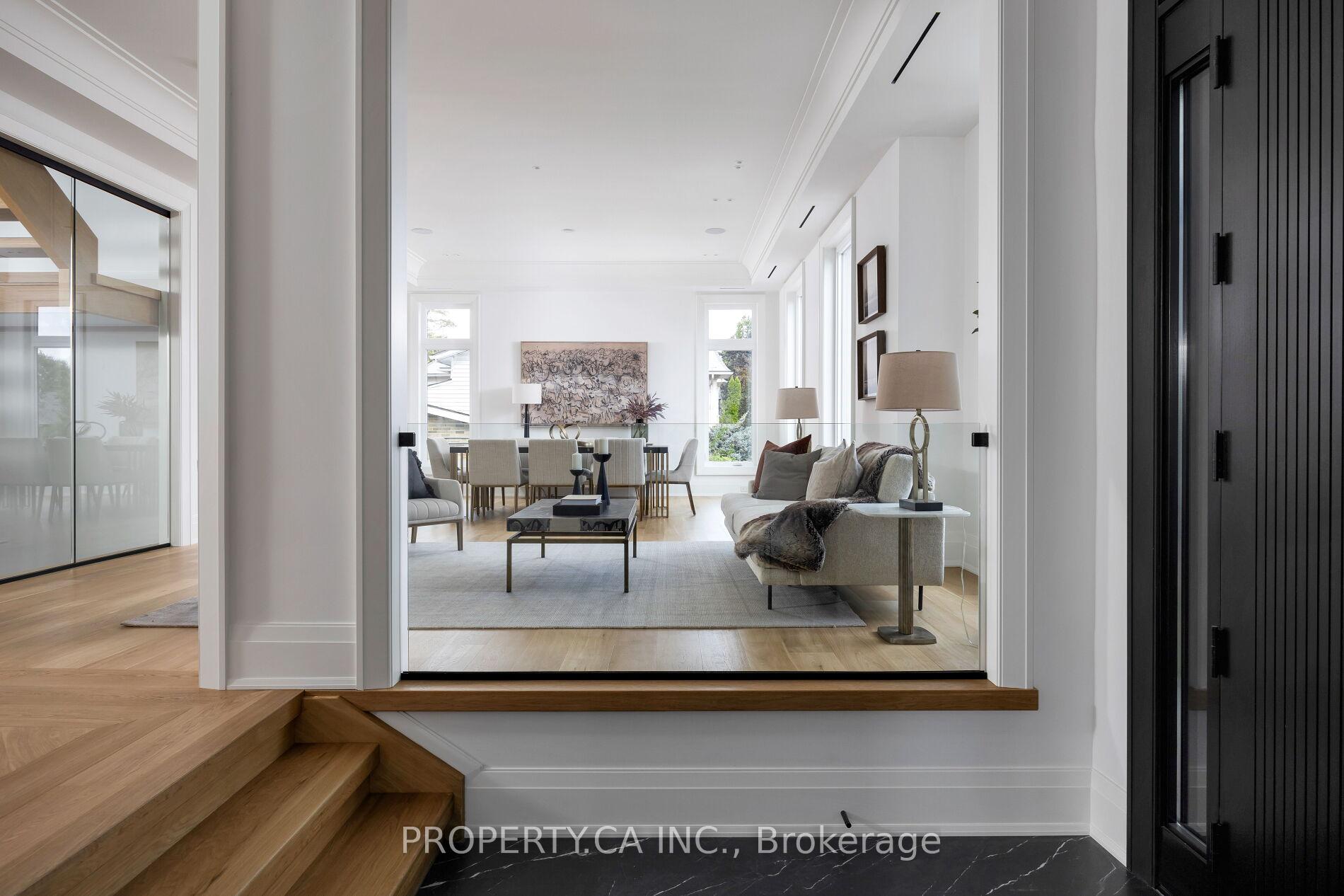 Photo 8 of 10 Grangemill Crescent, North York, Banbury-Don Mills — HOMEH