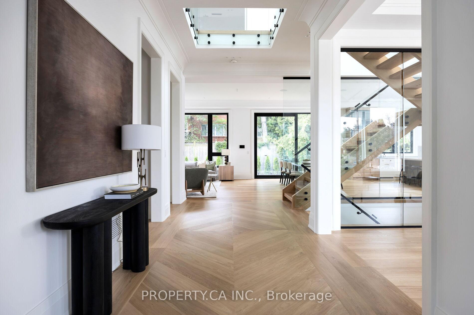 Photo 12 of 10 Grangemill Crescent, North York, Banbury-Don Mills — HOMEH
