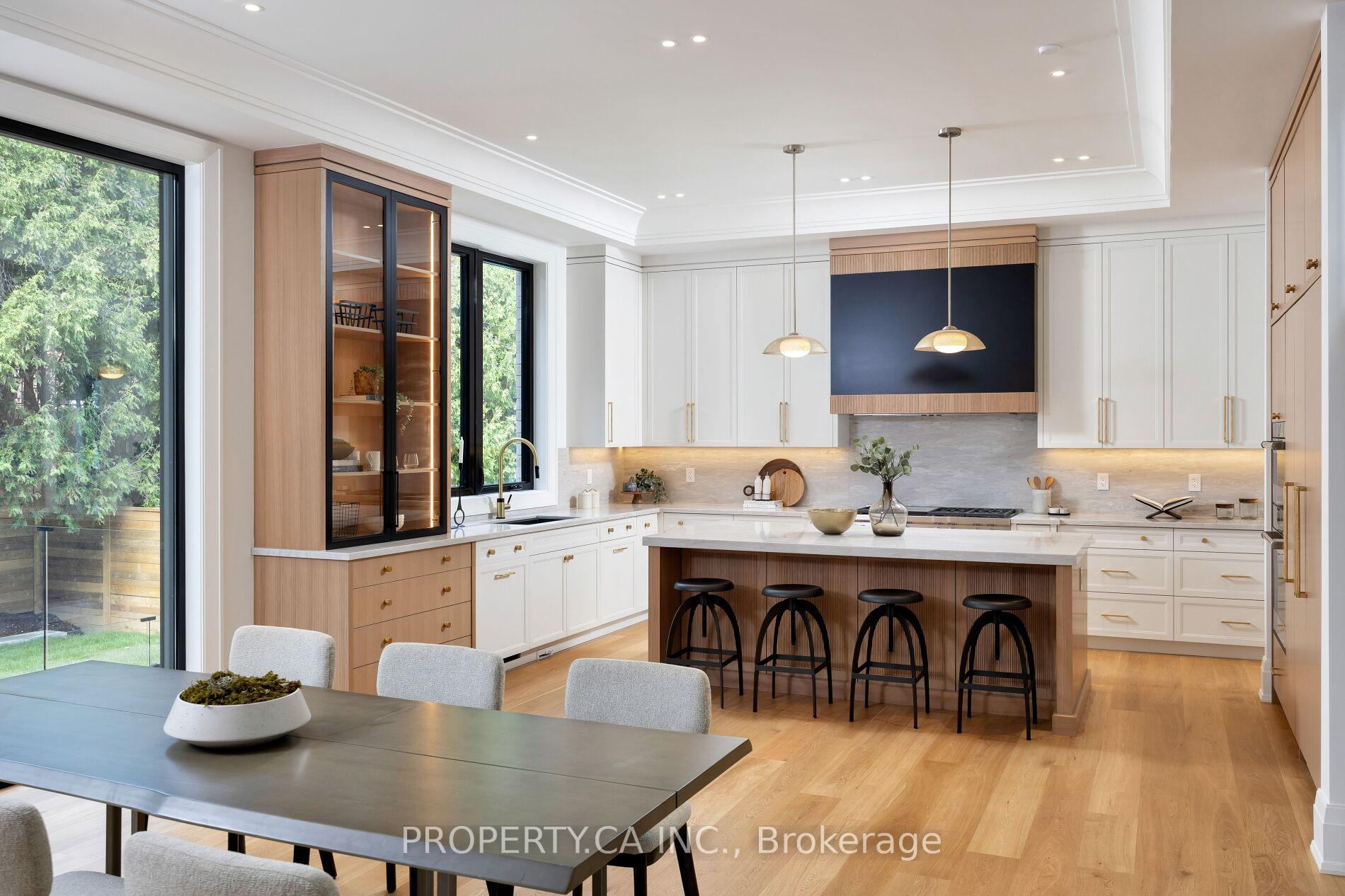 Photo 13 of 10 Grangemill Crescent, North York, Banbury-Don Mills — HOMEH