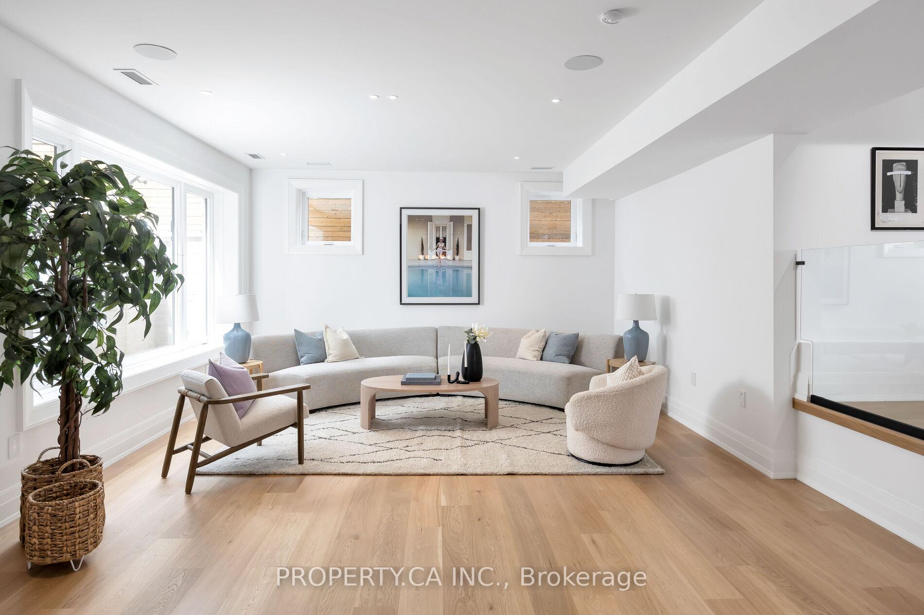 Photo 36 of 10 Grangemill Crescent, North York, Banbury-Don Mills — HOMEH
