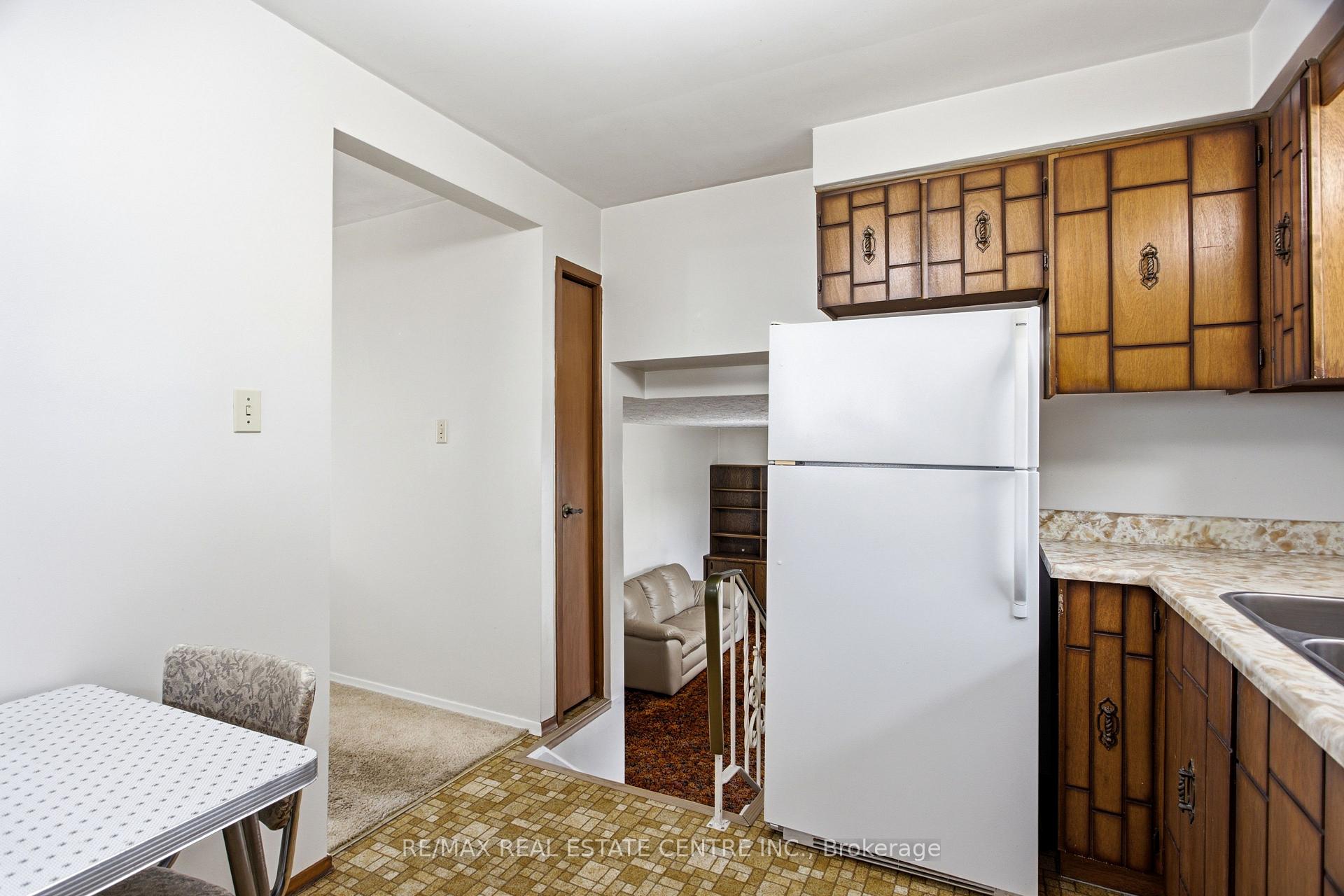 Photo 12 of 39 Sebas Court, Cambridge, Christopher-Champlain — HOMEH
