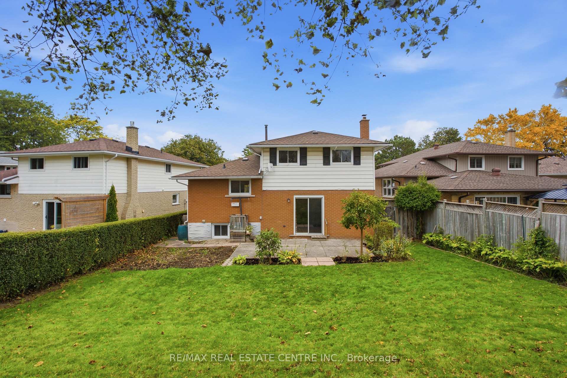 Photo 38 of 39 Sebas Court, Cambridge, Christopher-Champlain — HOMEH