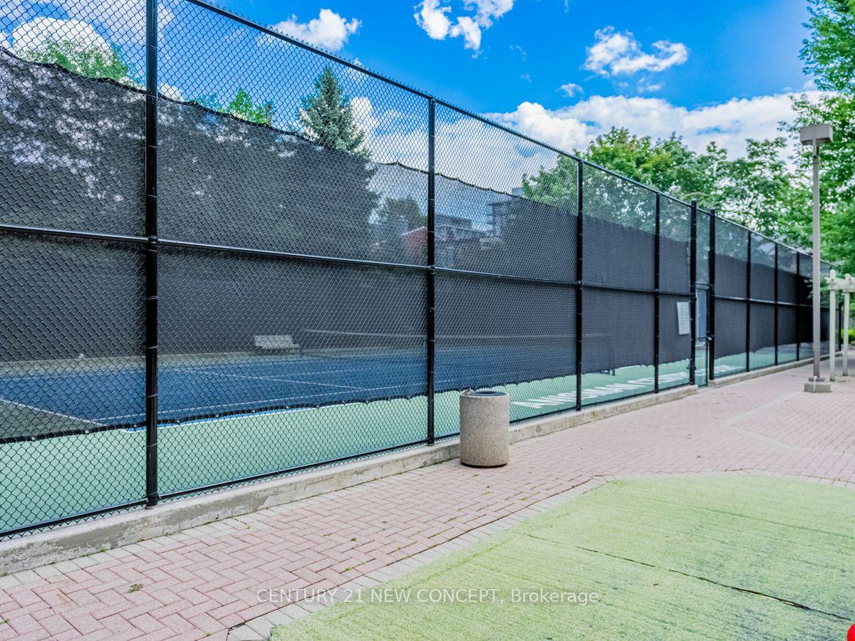 Photo 4 of Unit 902, 801 King Street W, Toronto, Niagara — HOMEH