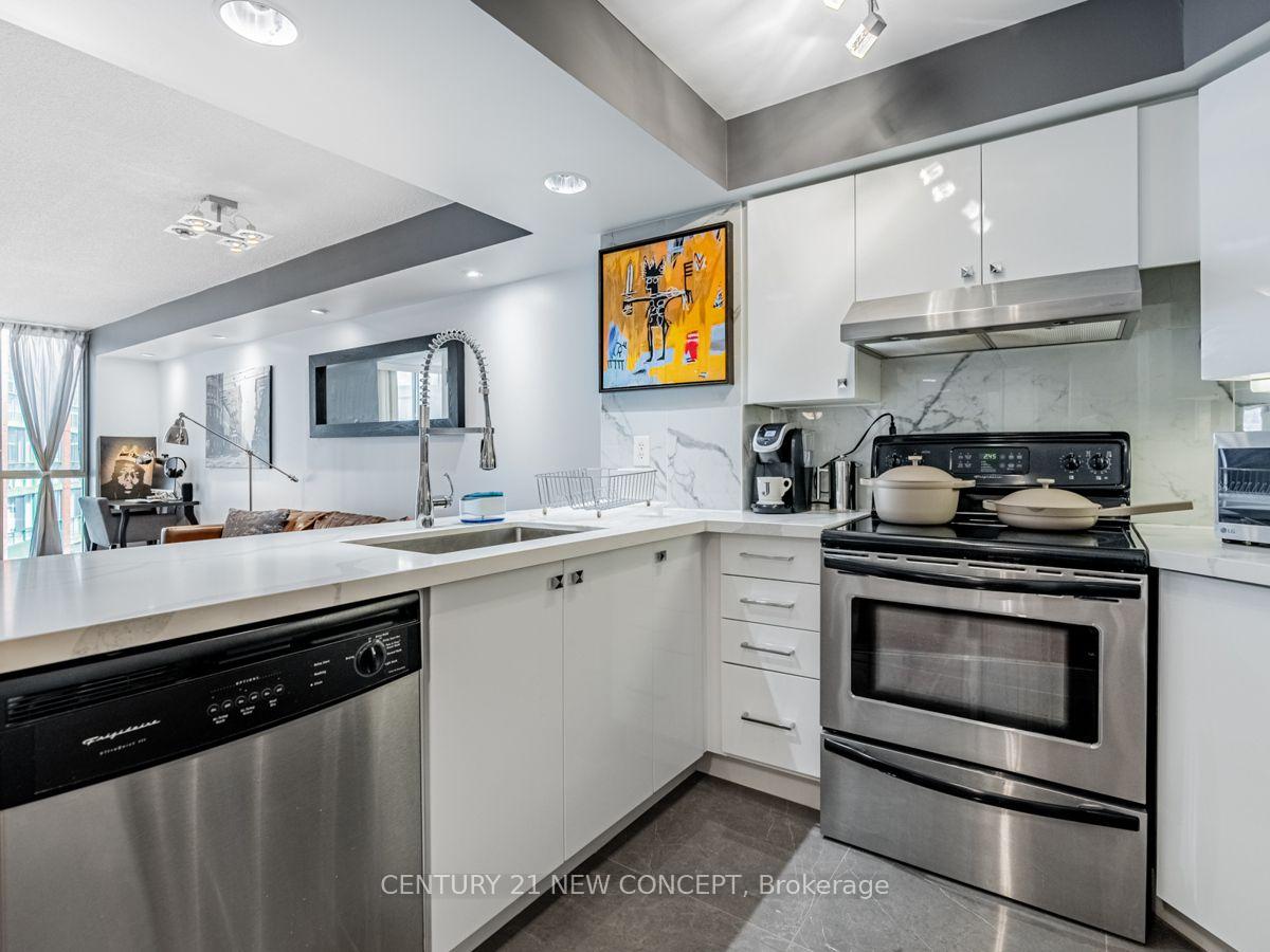 Photo 7 of Unit 902, 801 King Street W, Toronto, Niagara — HOMEH