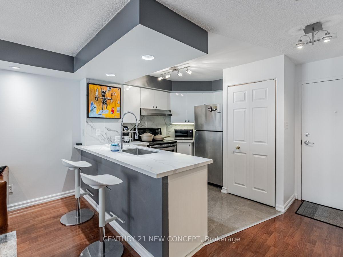 Photo 8 of Unit 902, 801 King Street W, Toronto, Niagara — HOMEH