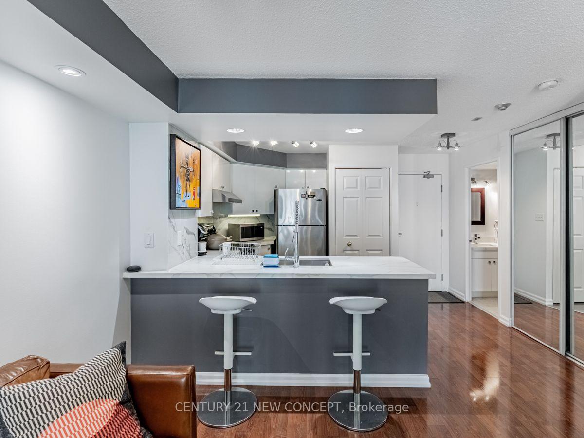 Photo 9 of Unit 902, 801 King Street W, Toronto, Niagara — HOMEH