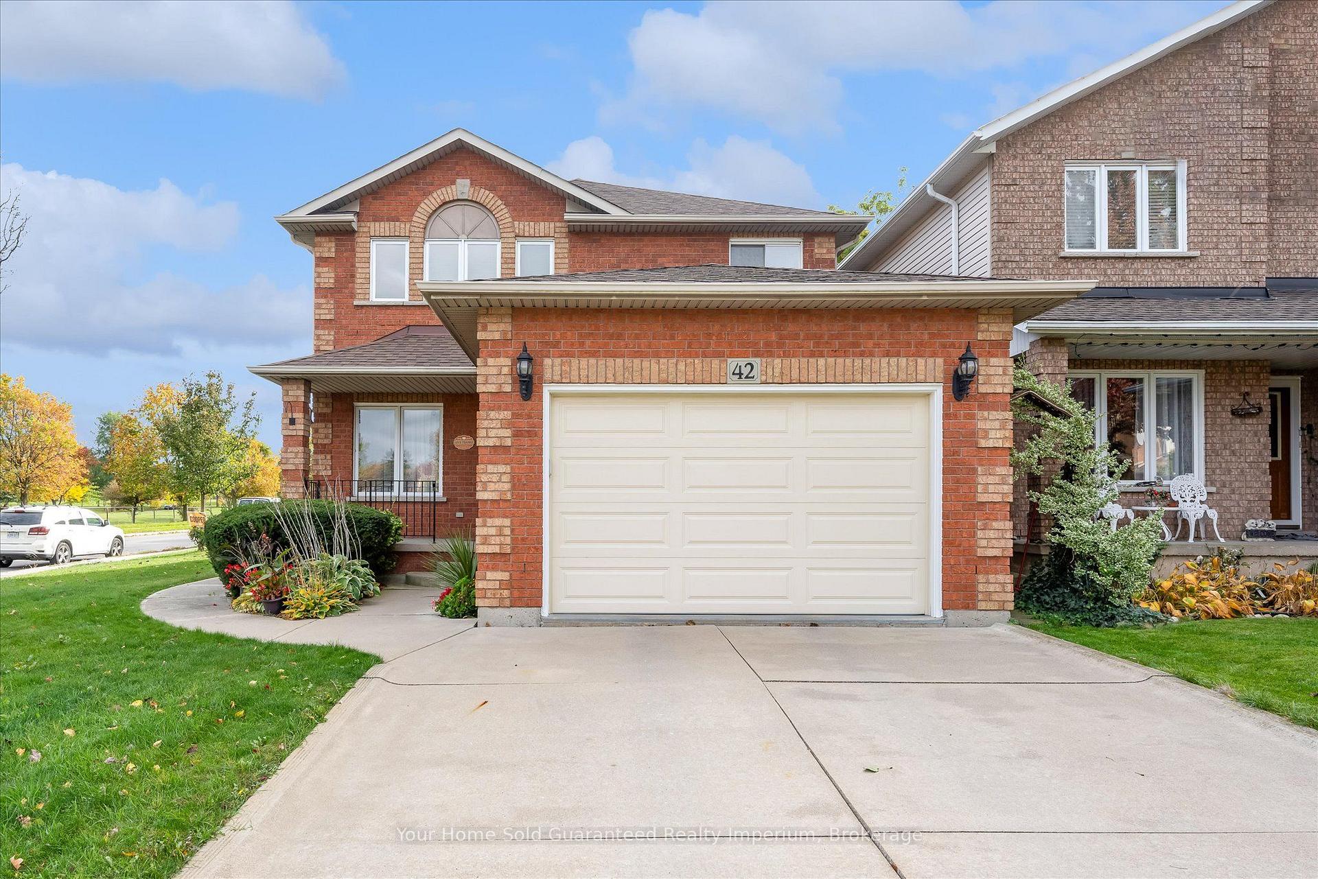 Front of 42 Sedona Court