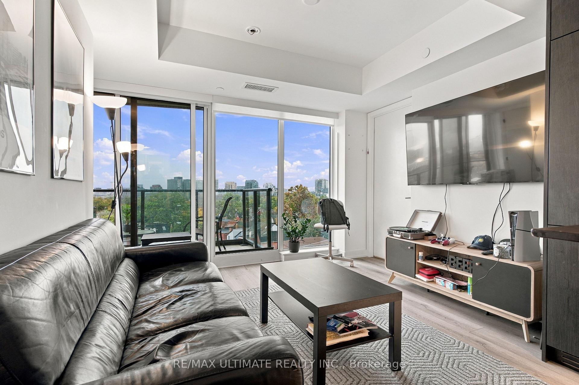 Photo 4 of Unit 704, 5 Lakeview Avenue, Toronto, Trinity-Bellwoods — HOMEH