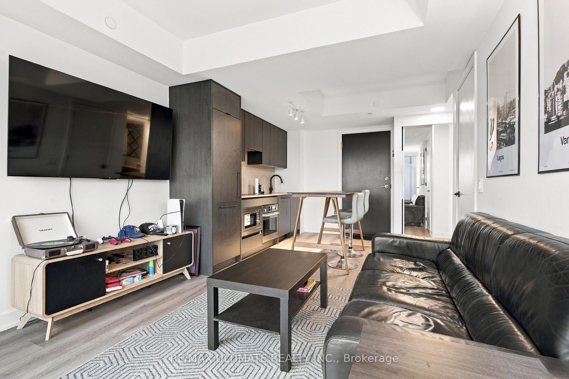 Photo 6 of Unit 704, 5 Lakeview Avenue, Toronto, Trinity-Bellwoods — HOMEH