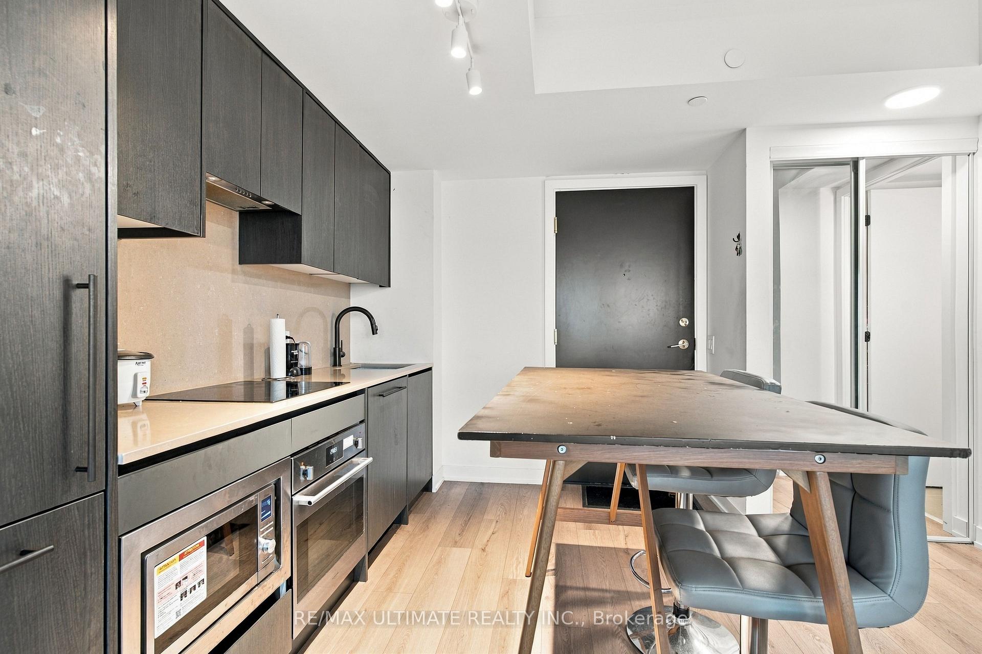 Photo 8 of Unit 704, 5 Lakeview Avenue, Toronto, Trinity-Bellwoods — HOMEH