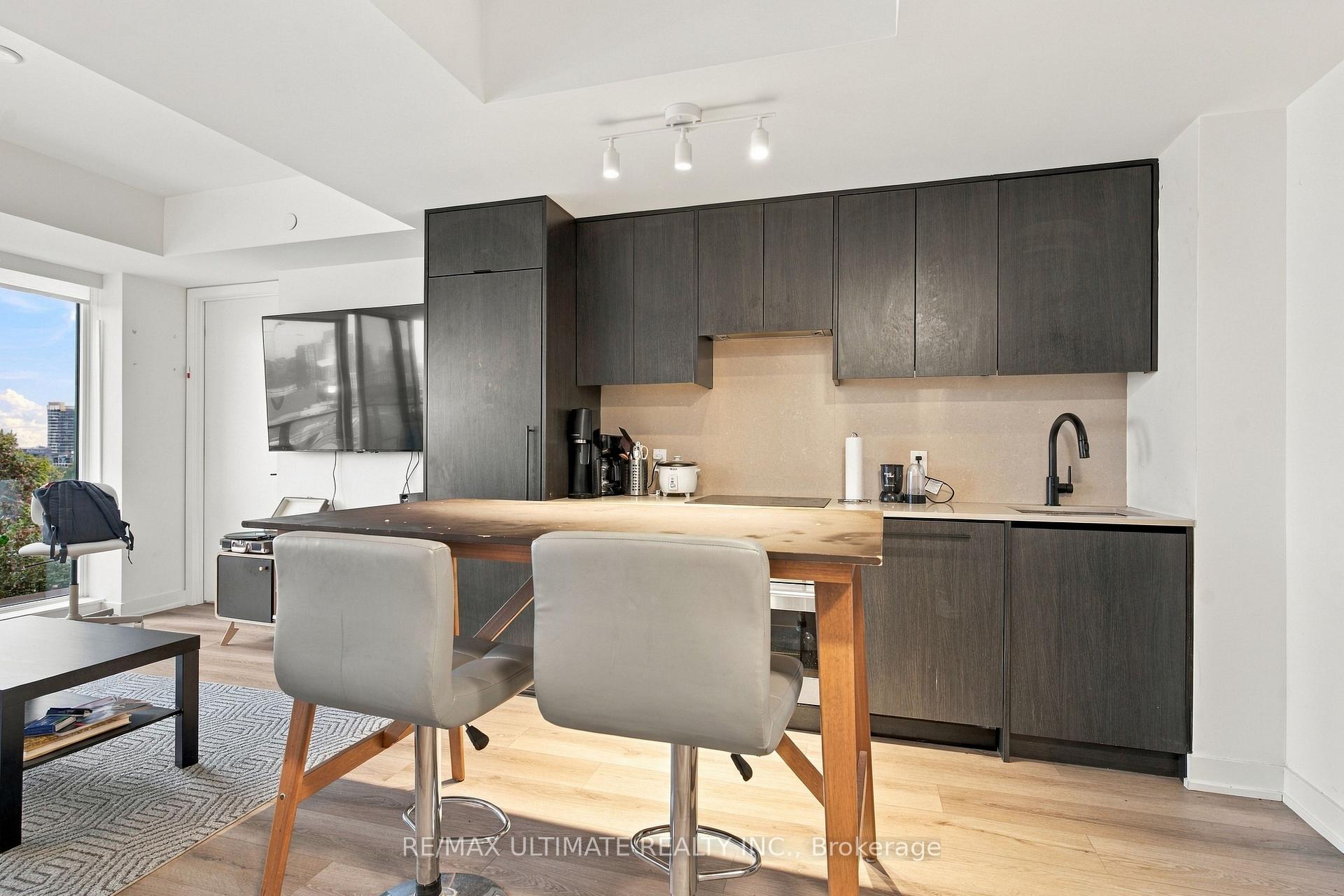 Photo 9 of Unit 704, 5 Lakeview Avenue, Toronto, Trinity-Bellwoods — HOMEH