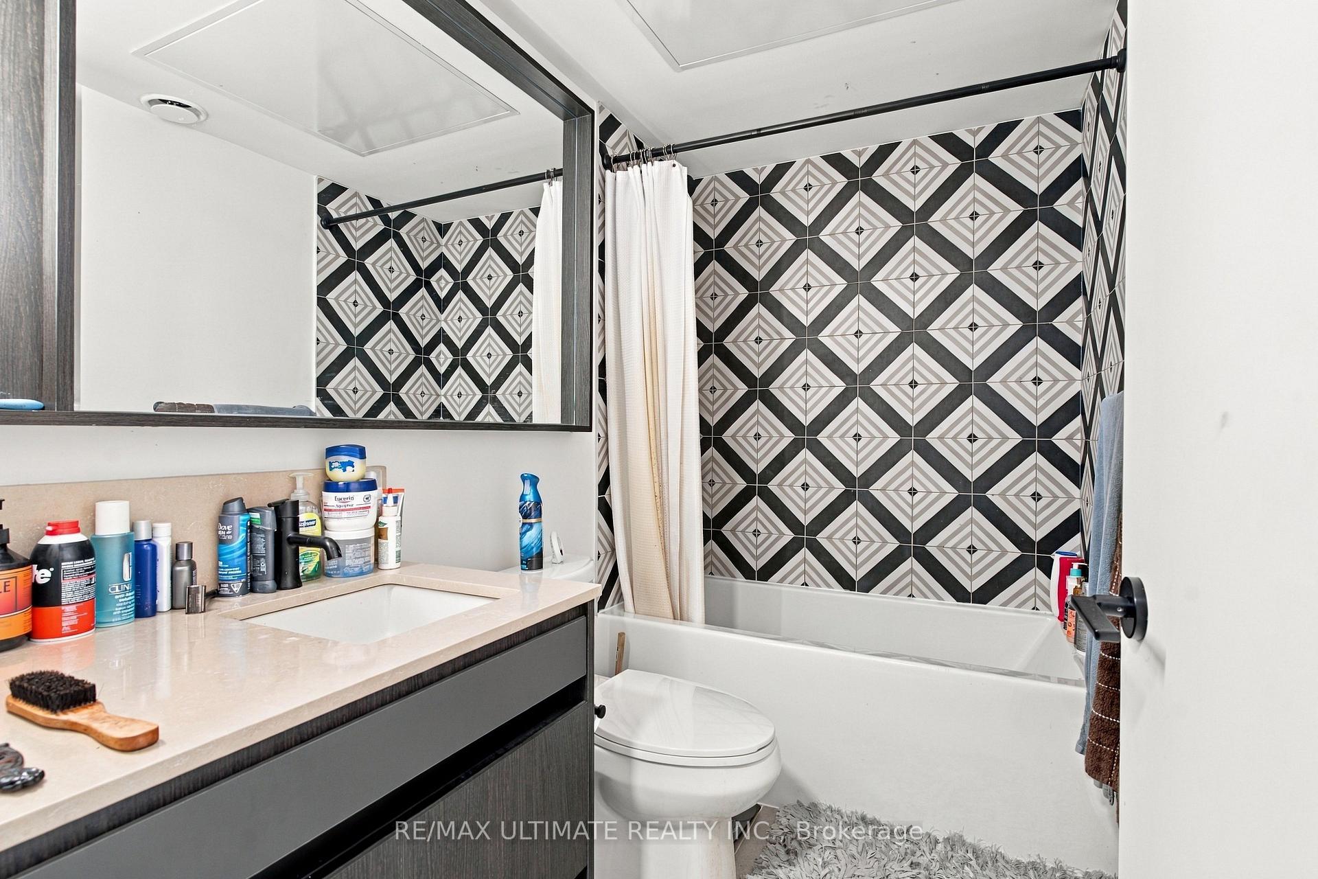 Photo 16 of Unit 704, 5 Lakeview Avenue, Toronto, Trinity-Bellwoods — HOMEH