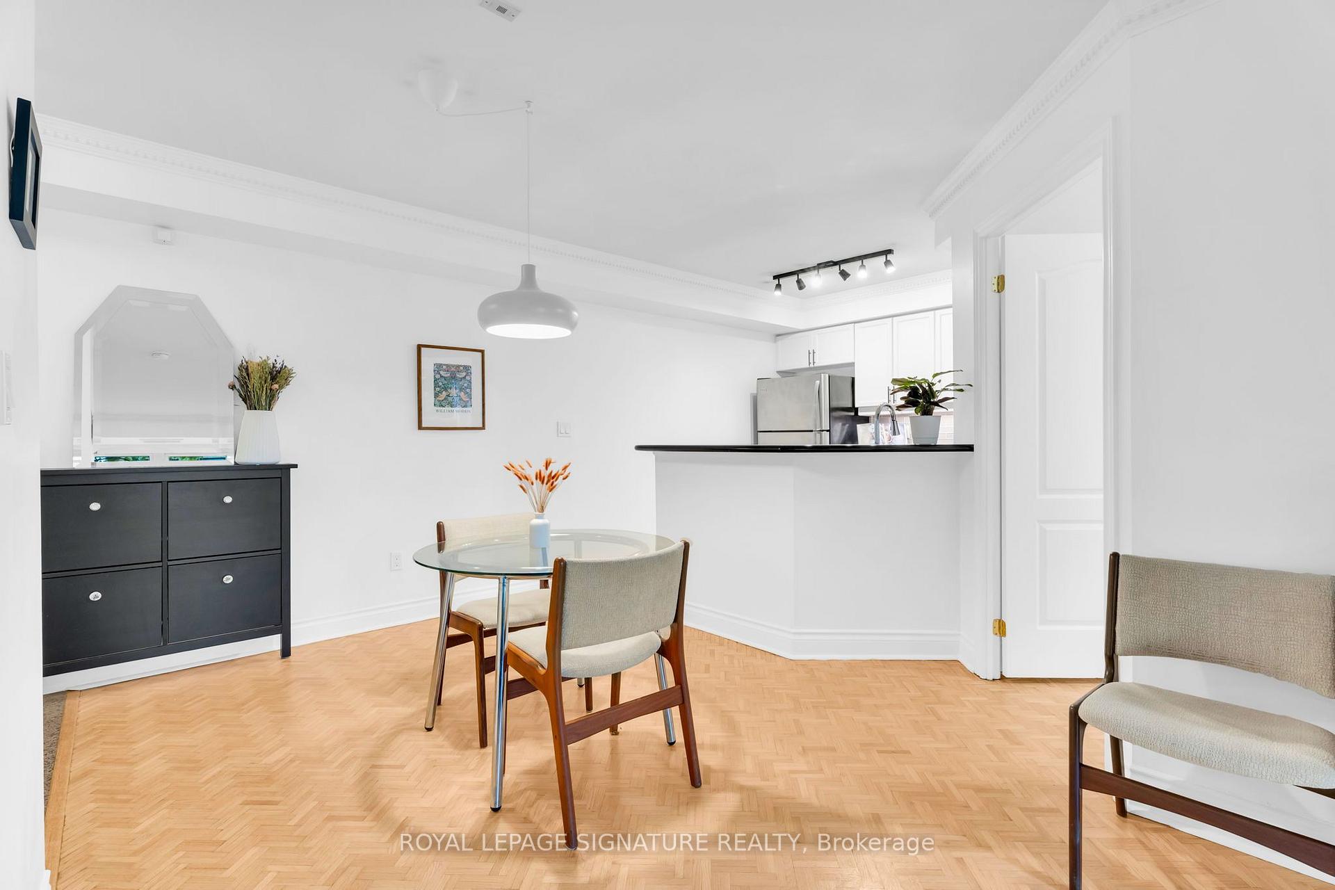 Photo 10 of Unit 301, 800 Spadina Road, Toronto, Forest Hill South — HOMEH