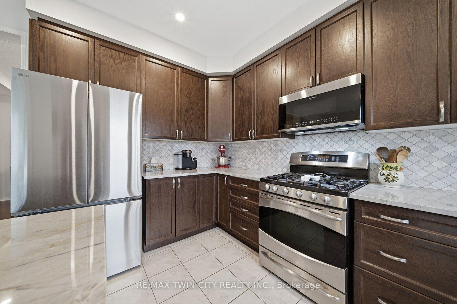 Photo 6 of 42 Stephenson Road, Brantford, Echo Place — HOMEH