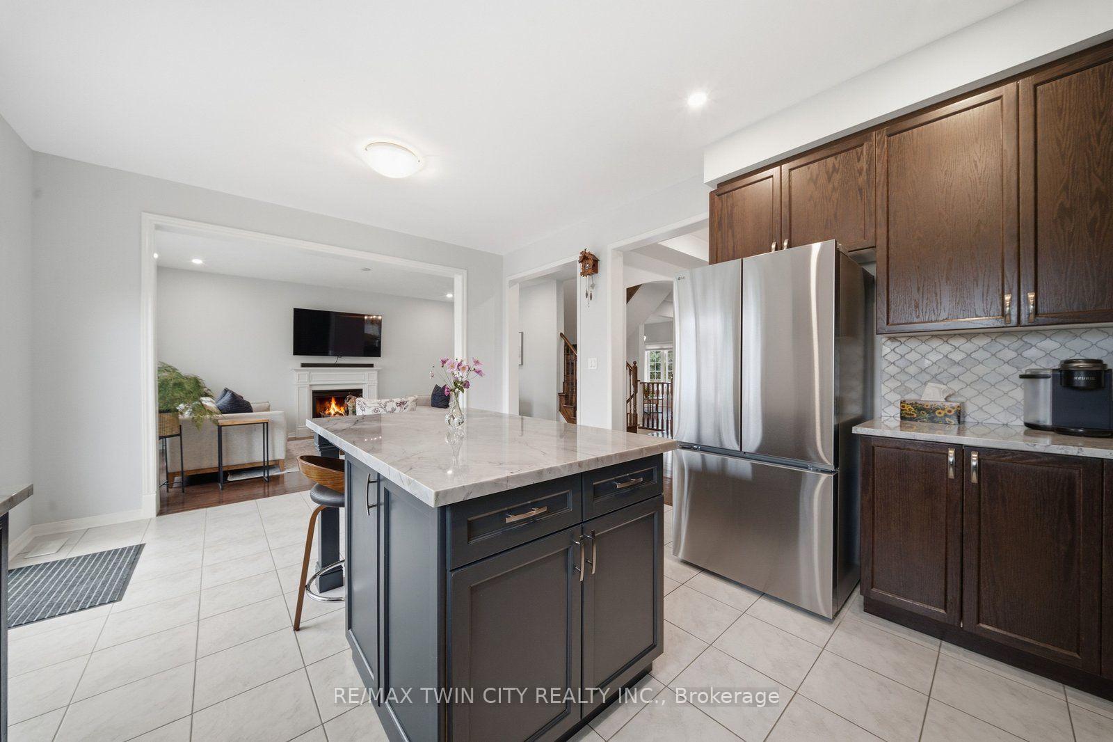 Photo 10 of 42 Stephenson Road, Brantford, Echo Place — HOMEH