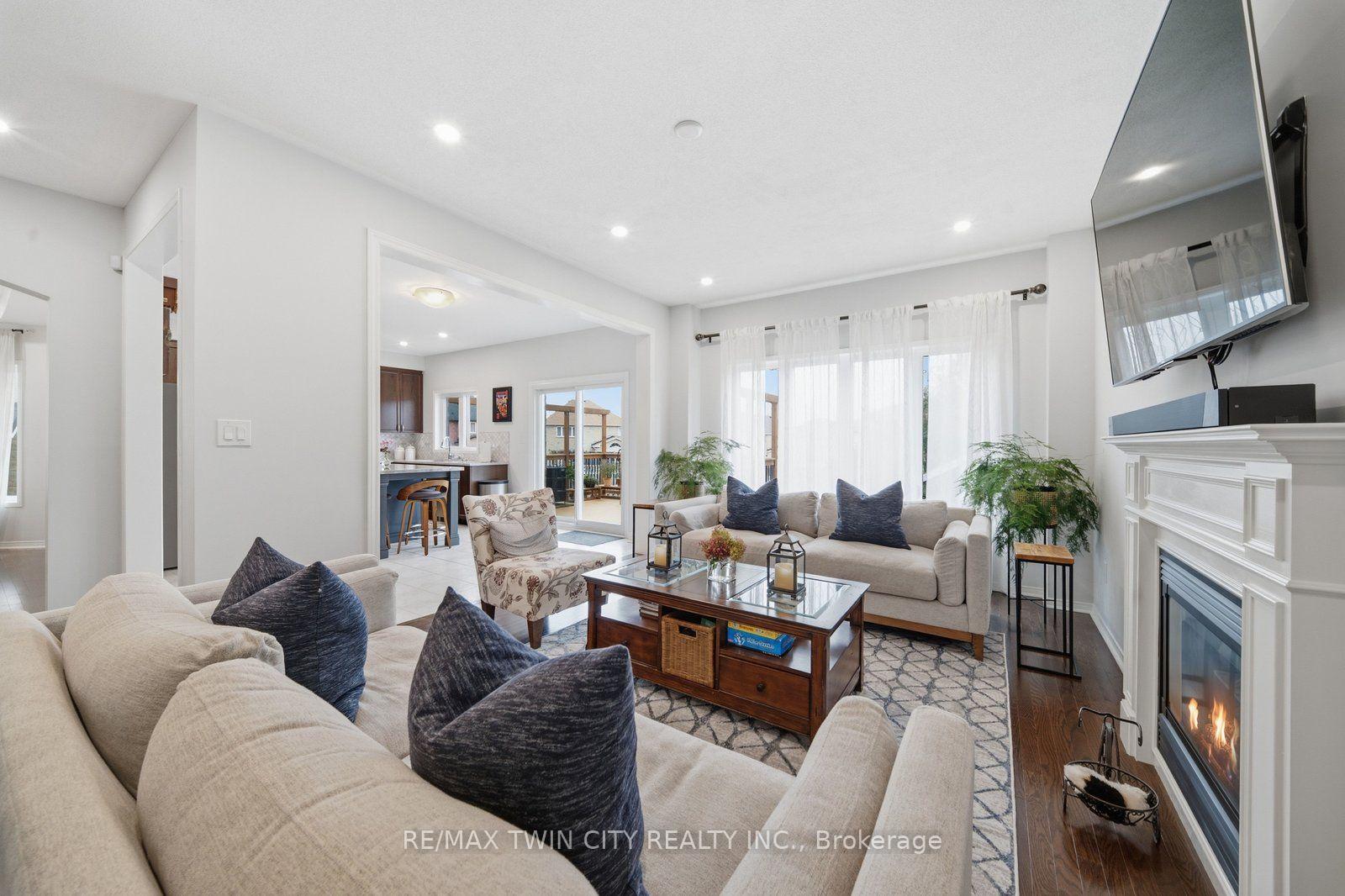 Photo 12 of 42 Stephenson Road, Brantford, Echo Place — HOMEH