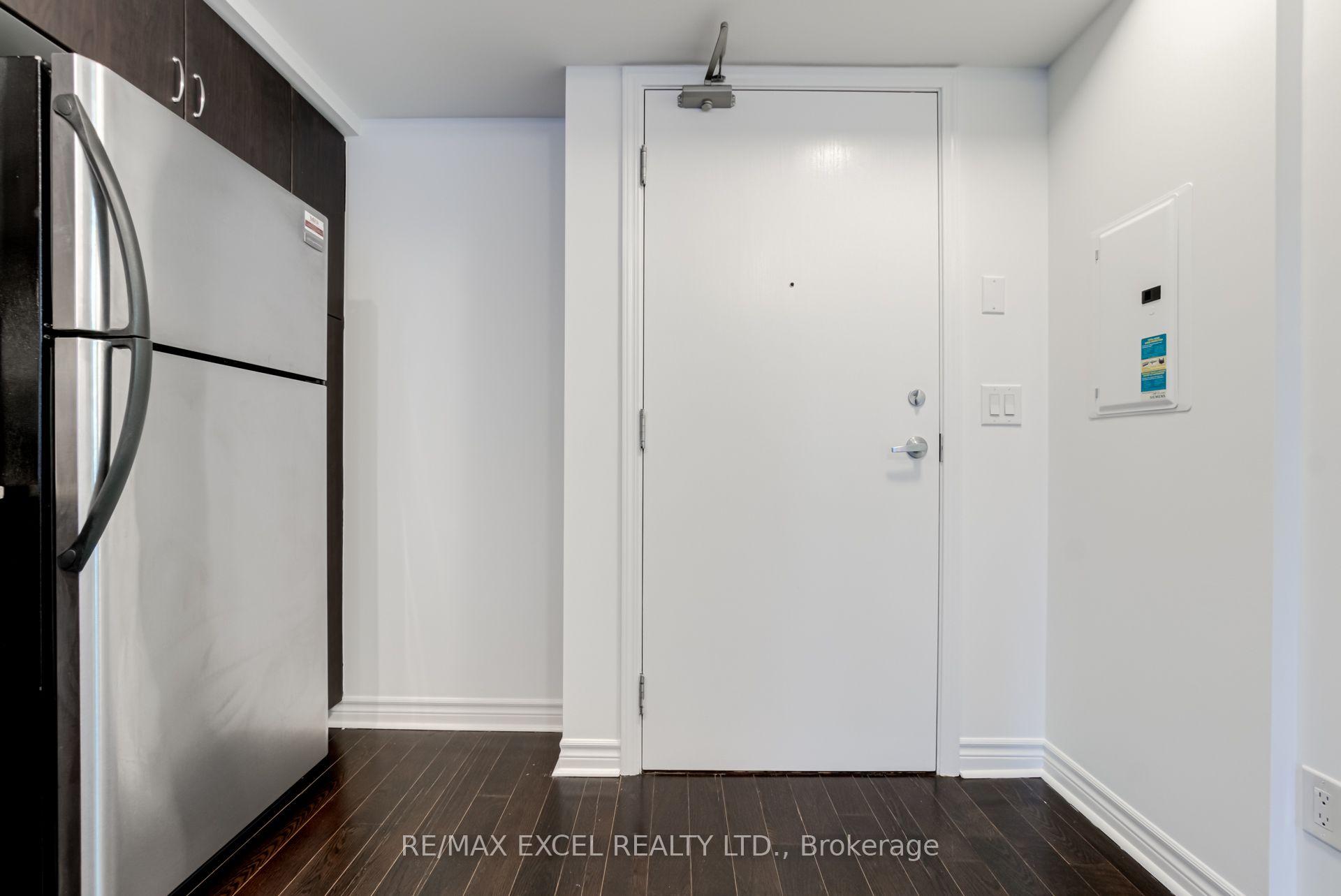 Photo 6 of Unit 526, 27 Rean Drive, North York, Bayview Village — HOMEH
