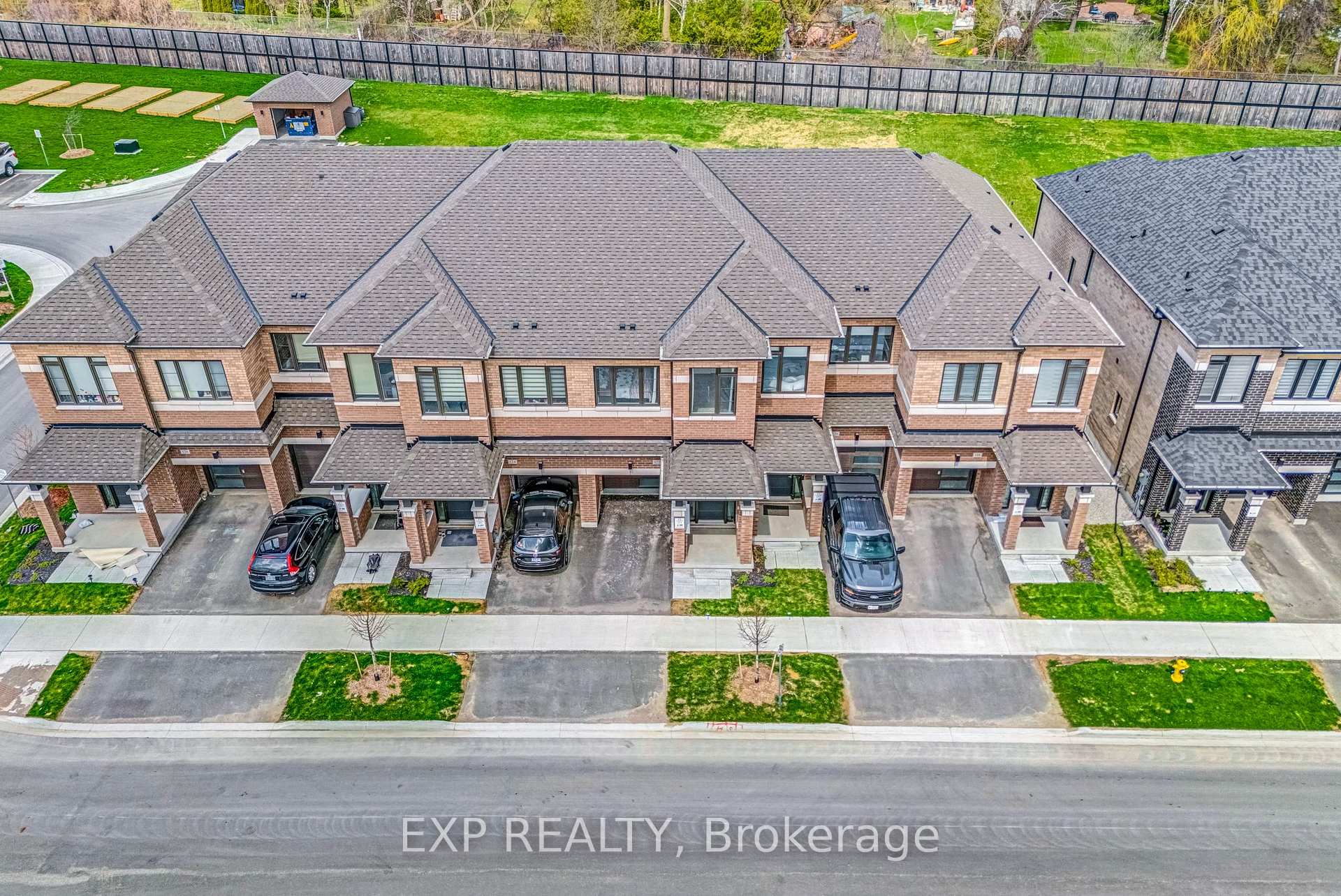 Photo of 122 Turnberry Lane
