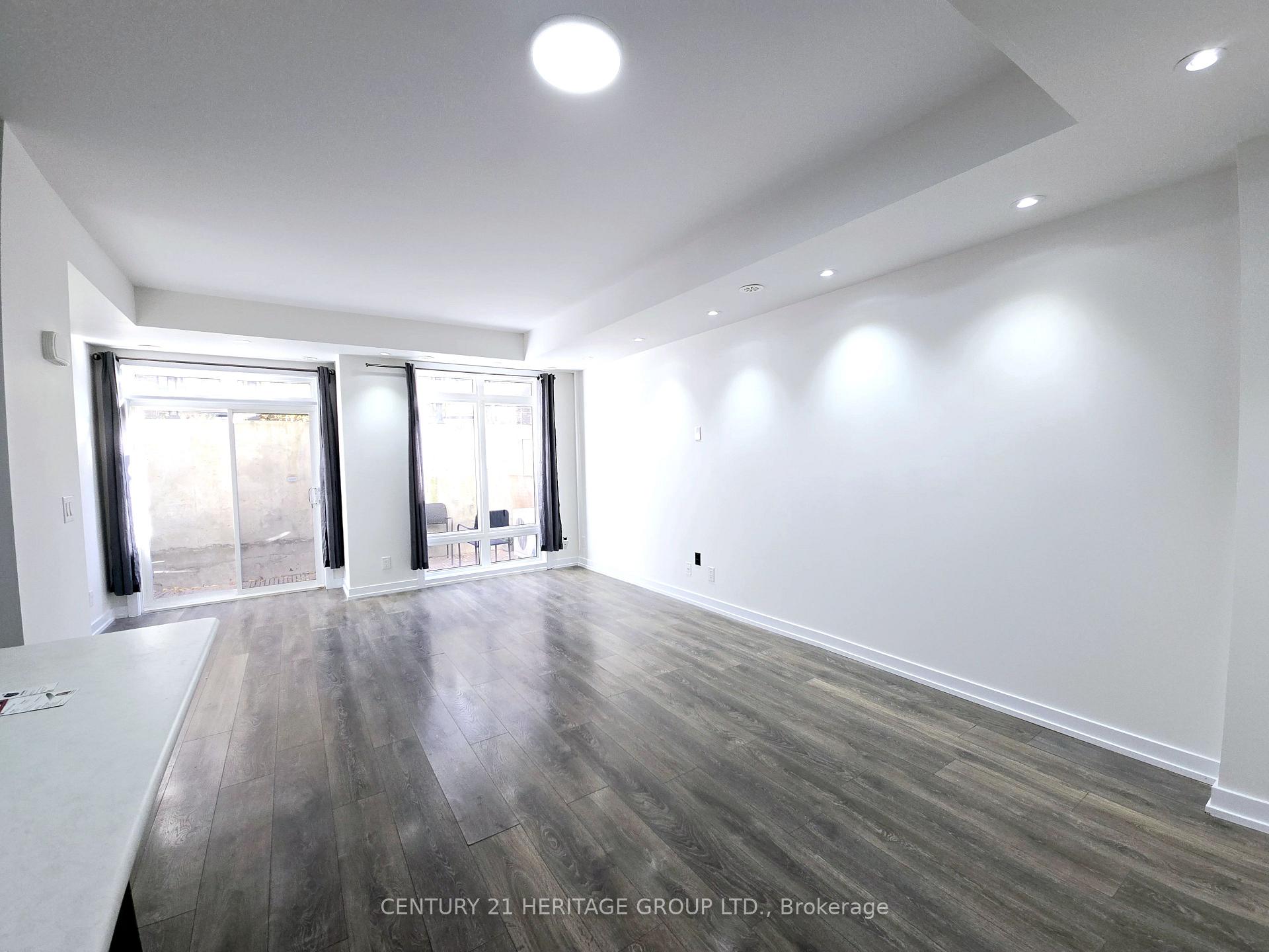 Photo 5 of Unit 309, 20 Dunsheath Way, Markham, Cornell — HOMEH