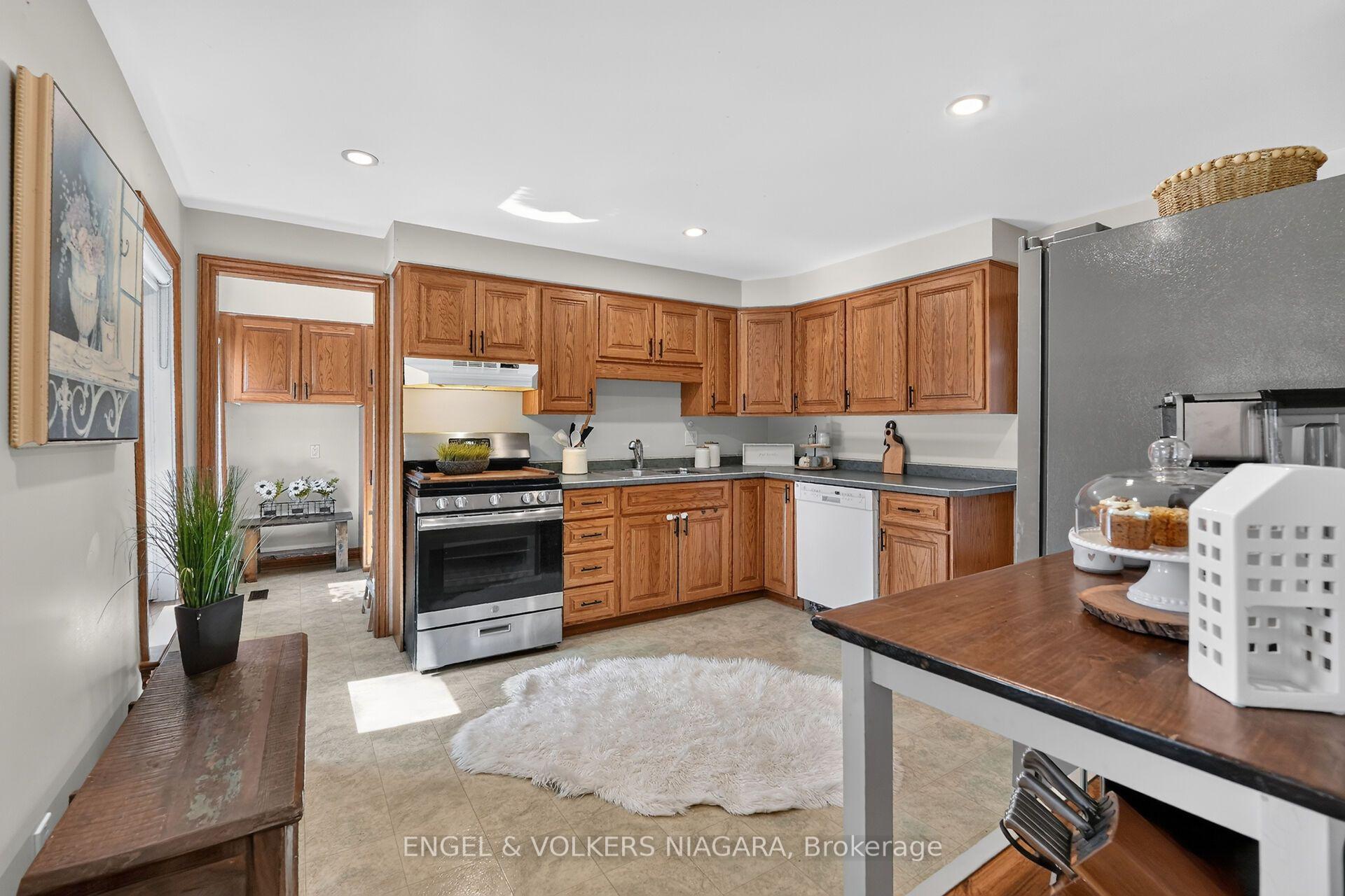 Photo 13 of 13 Frederick Avenue, Bluewater, Zurich — HOMEH