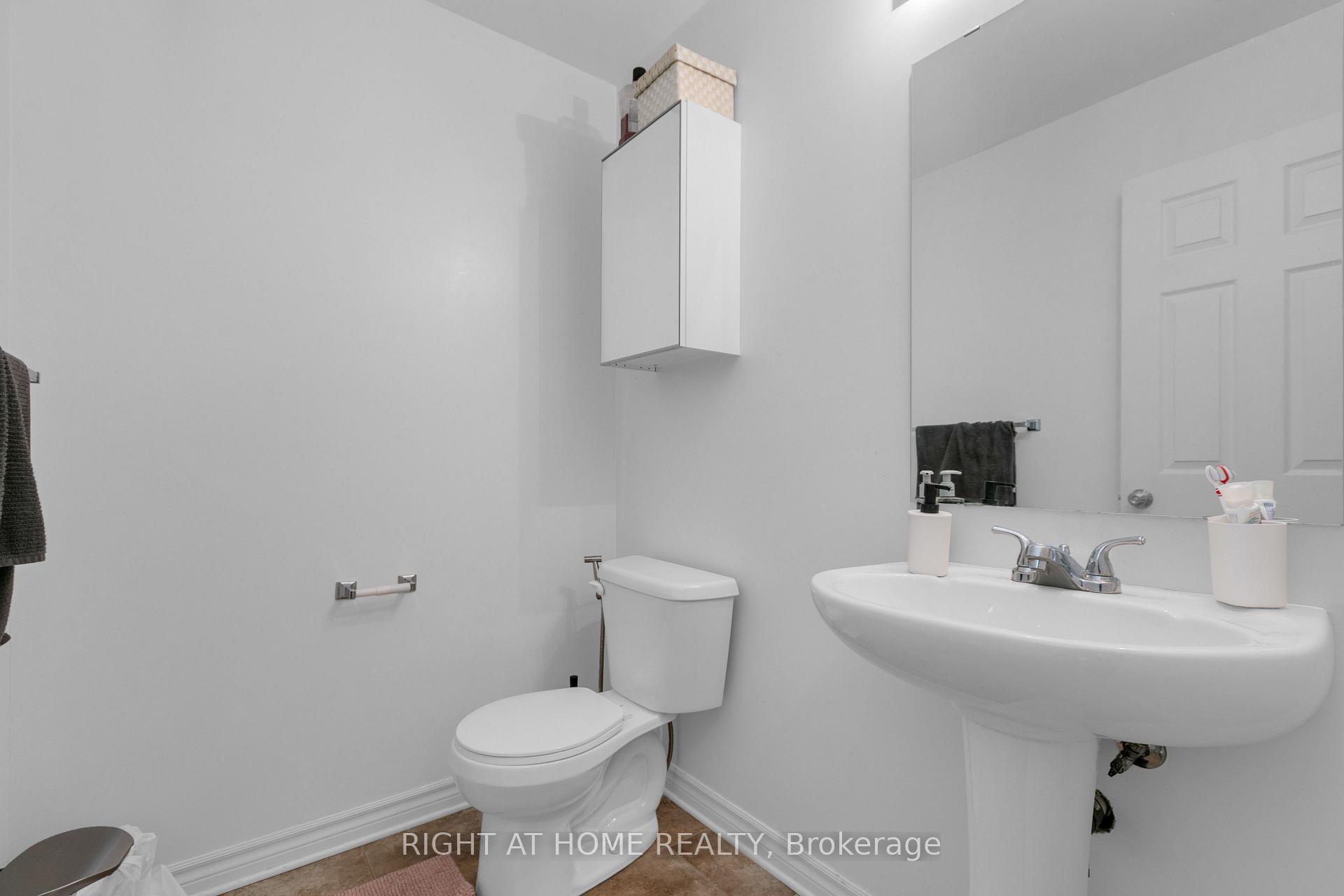 Photo 10 of Unit E, 318 Everest Private, Ottawa, Elmvale Acres — HOMEH
